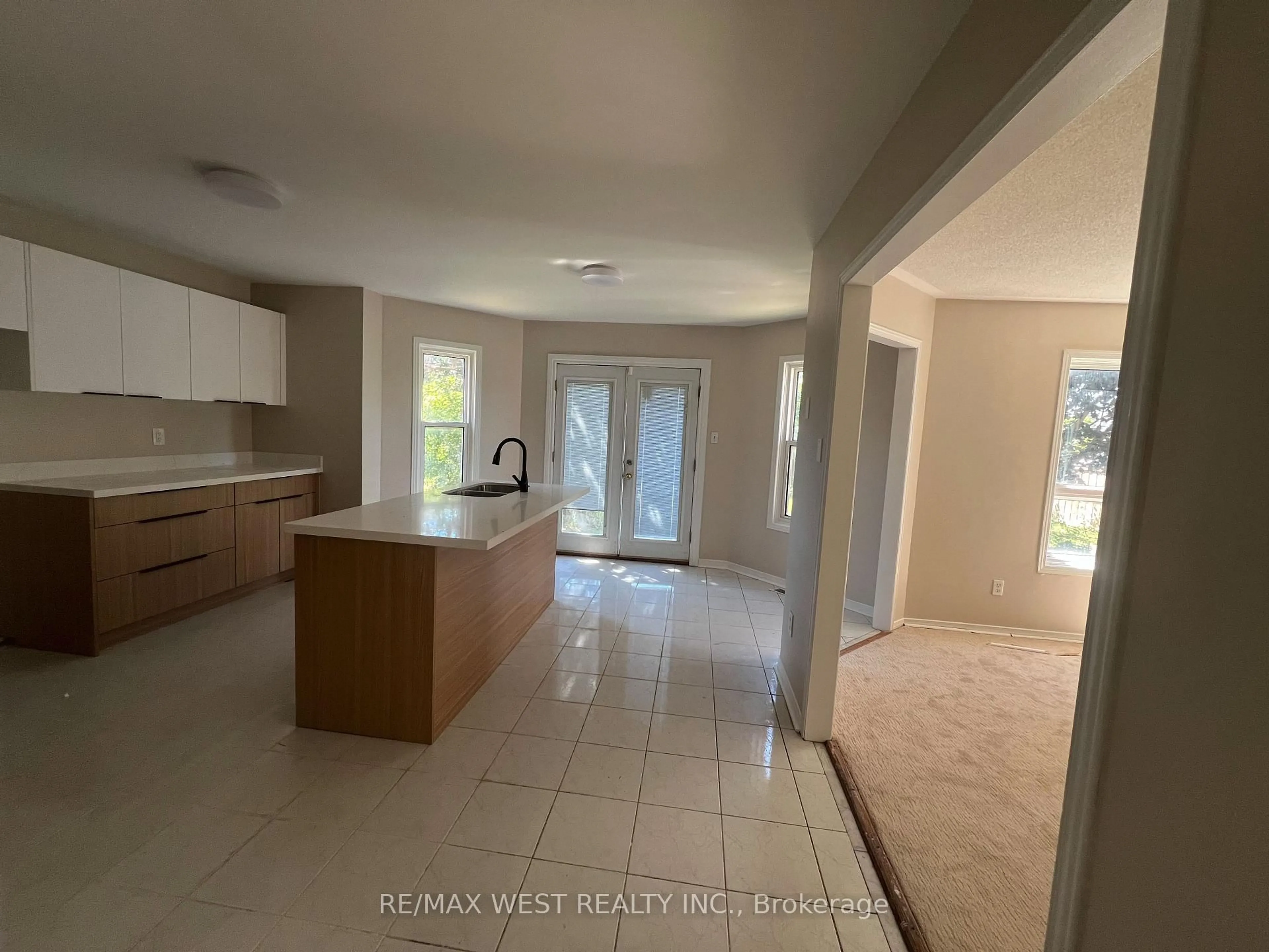 Open concept kitchen, unknown for 60 Furrow Dr, Whitby Ontario L1R 1Y7