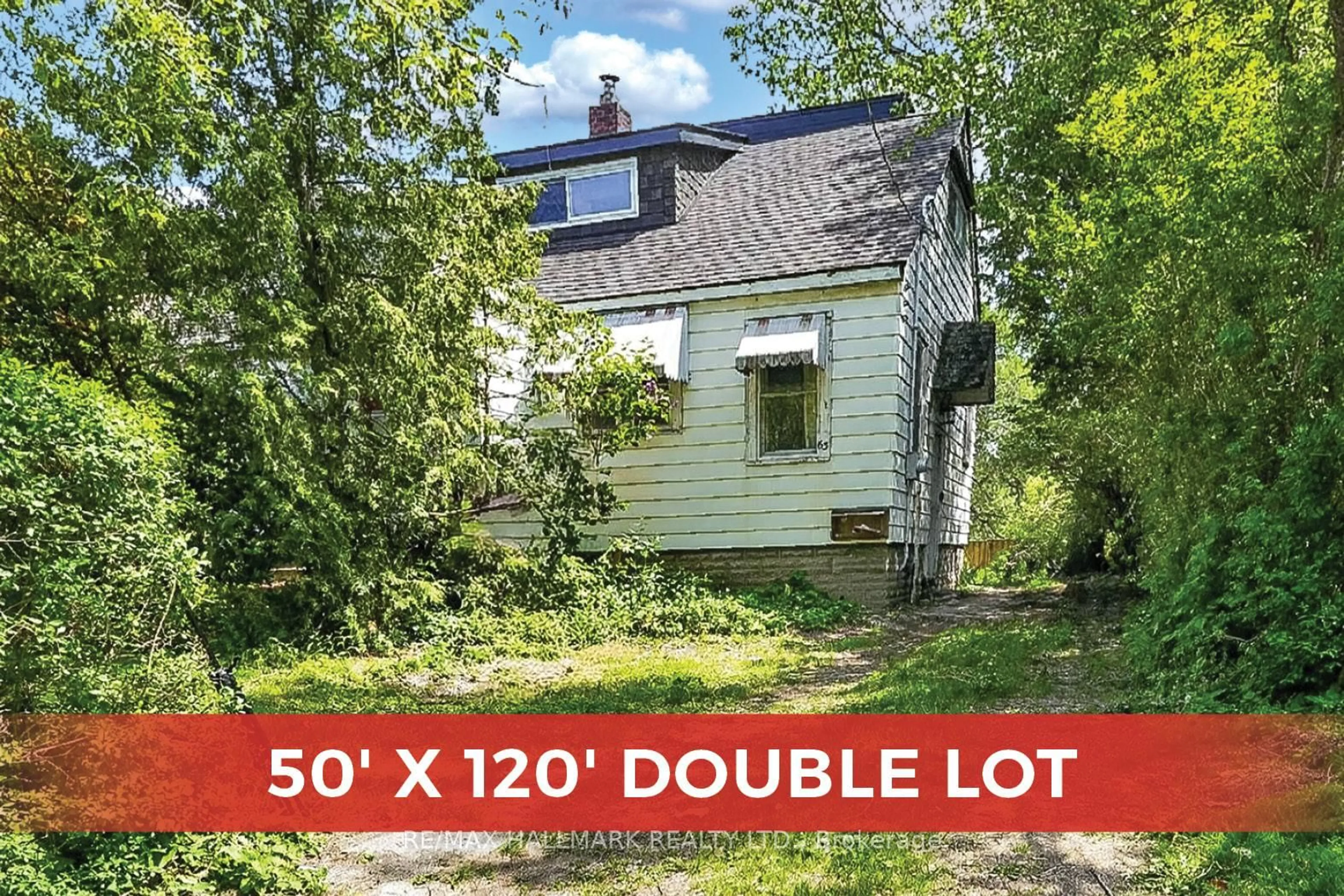 A pic from outside/outdoor area/front of a property/back of a property/a pic from drone, street for 63 Highview Ave, Toronto Ontario M1N 2H4