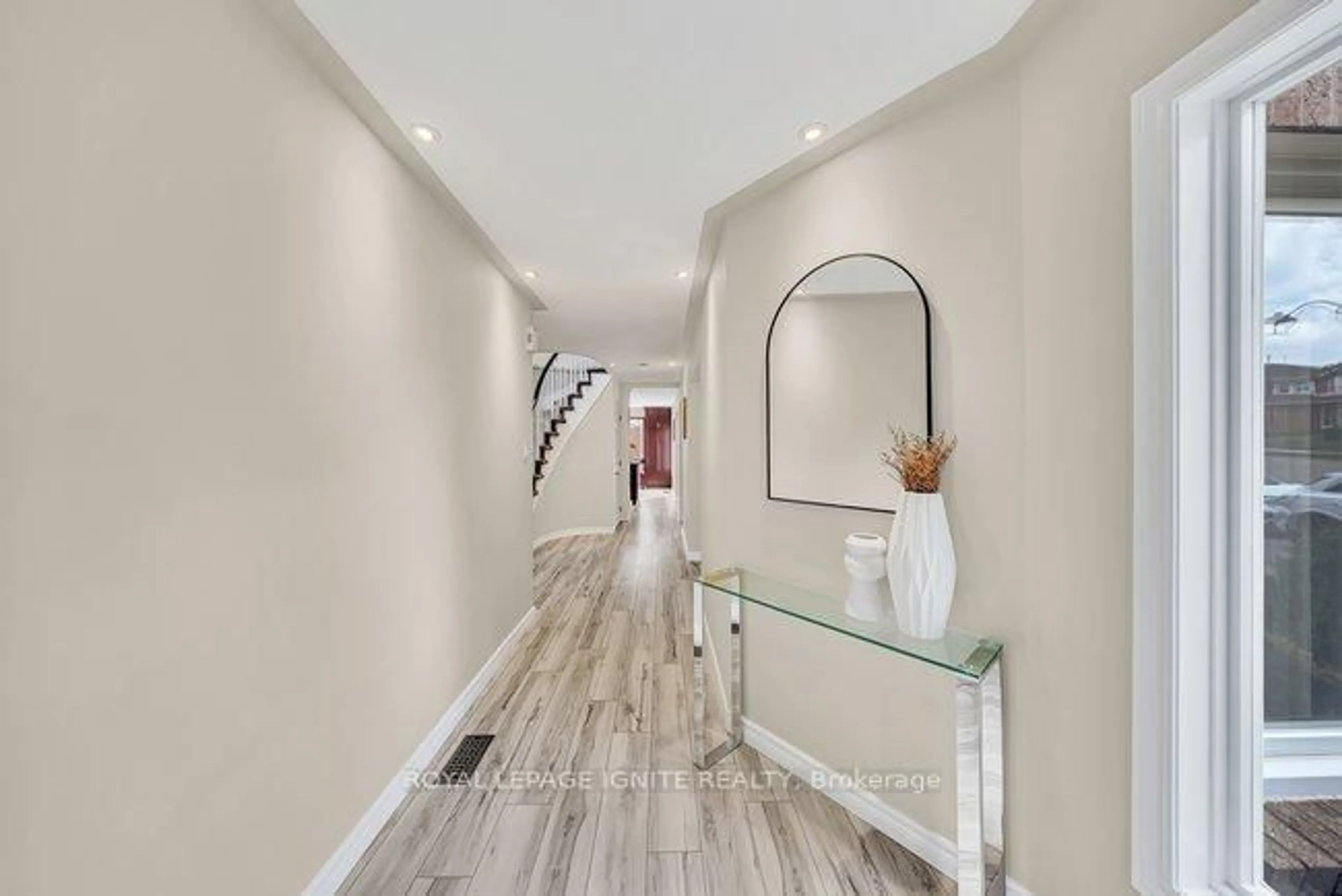 Indoor entryway for 1003 Maury Cres, Pickering Ontario L1X 1P6