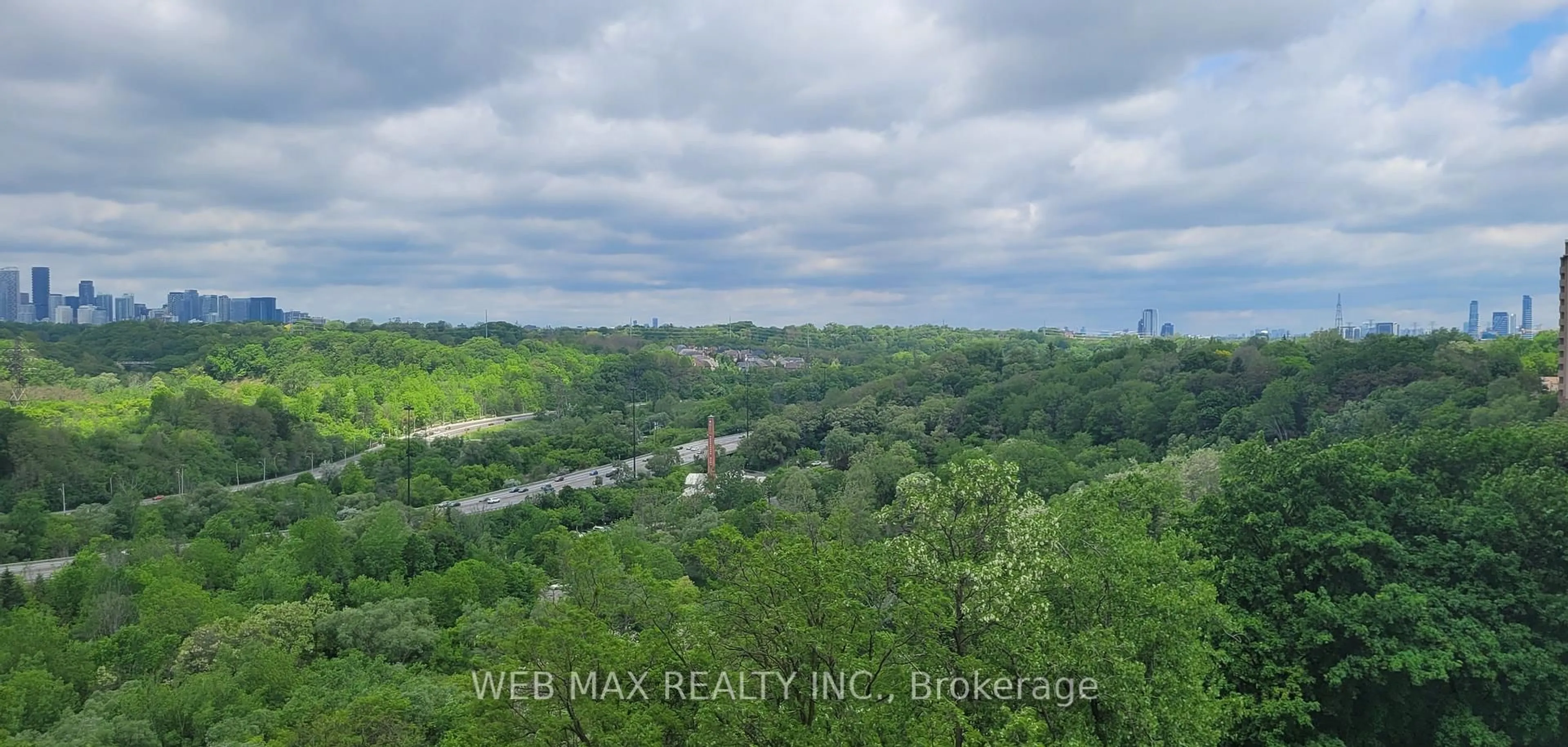 A pic from outside/outdoor area/front of a property/back of a property/a pic from drone, forest/trees view for 980 Broadview Ave #804, Toronto Ontario M4K 3Y1