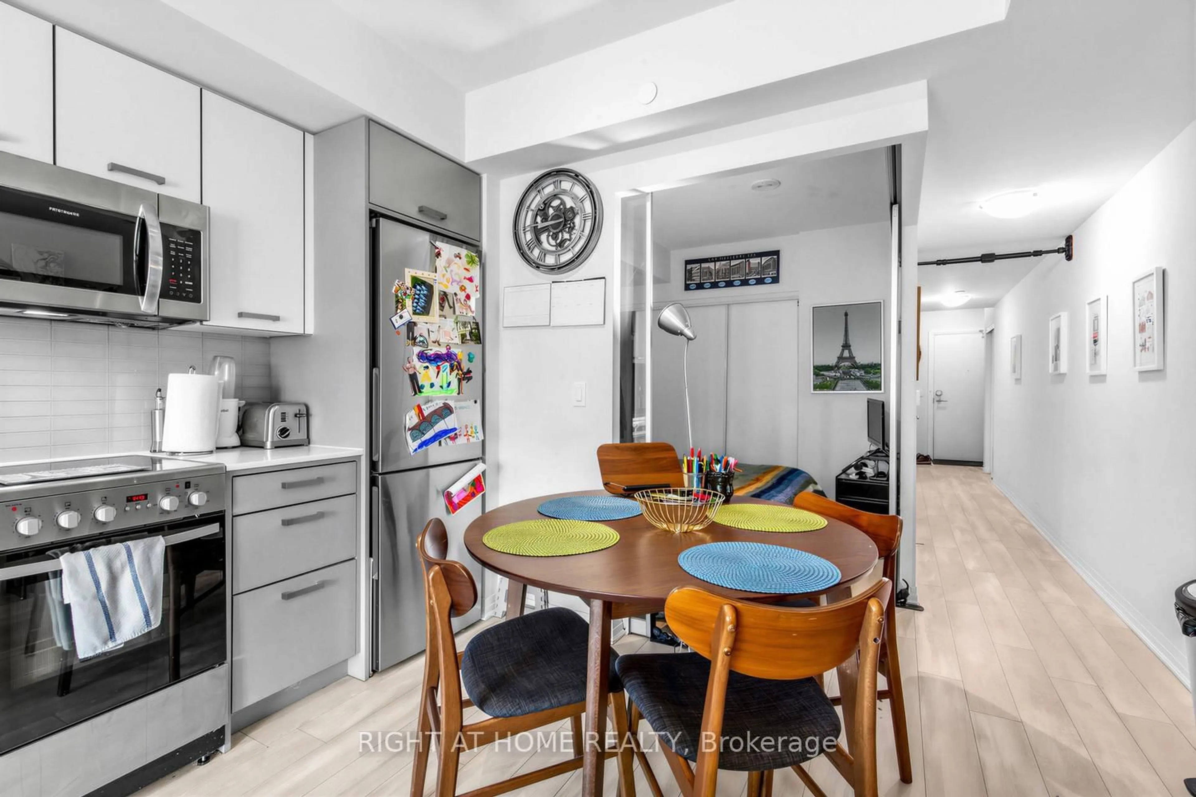 Unknown for 1630 Queen St #211, Toronto Ontario M4L 0B3