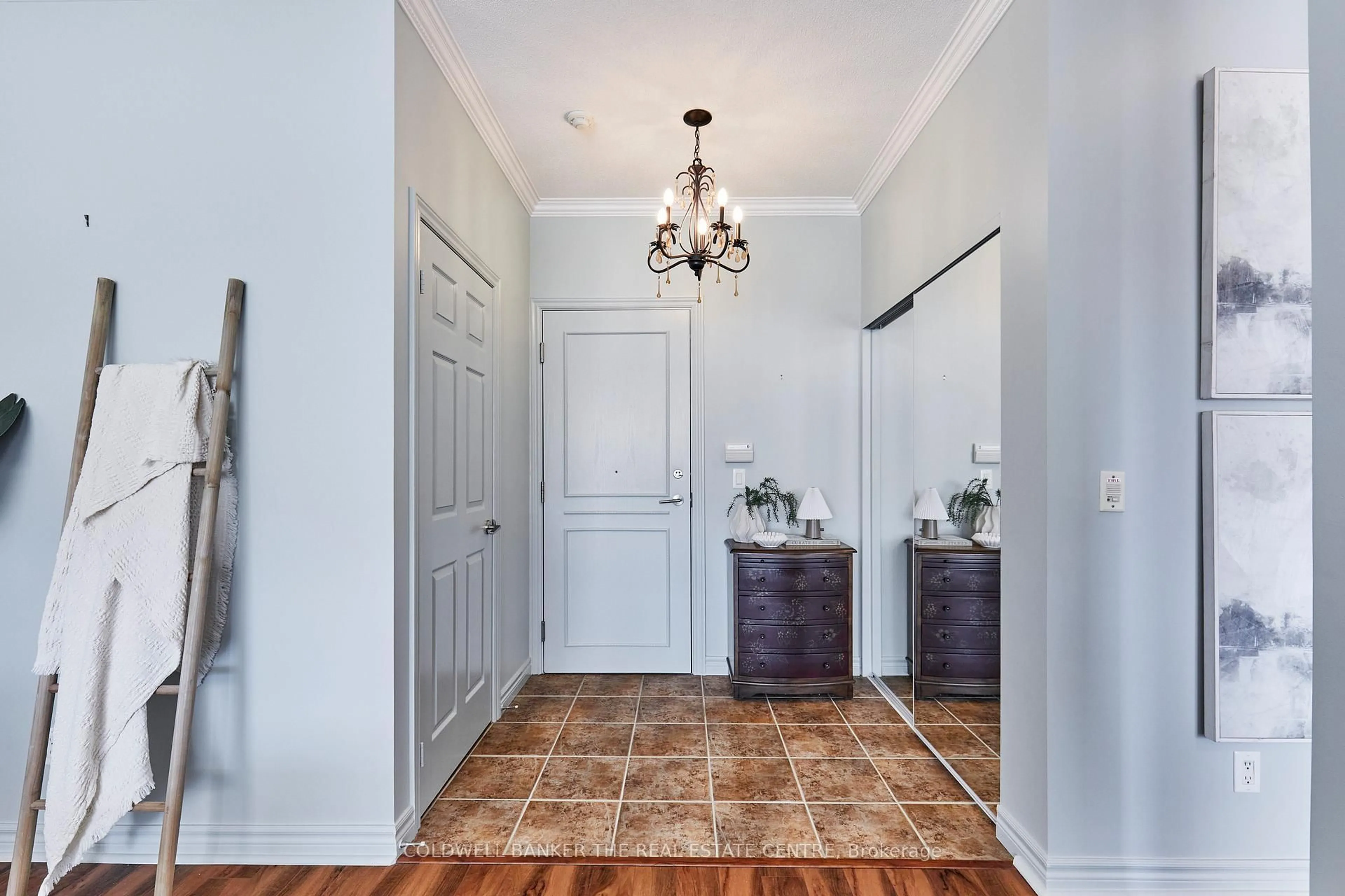 Indoor entryway for 340 Watson St #MPH04, Whitby Ontario L1N 9G1