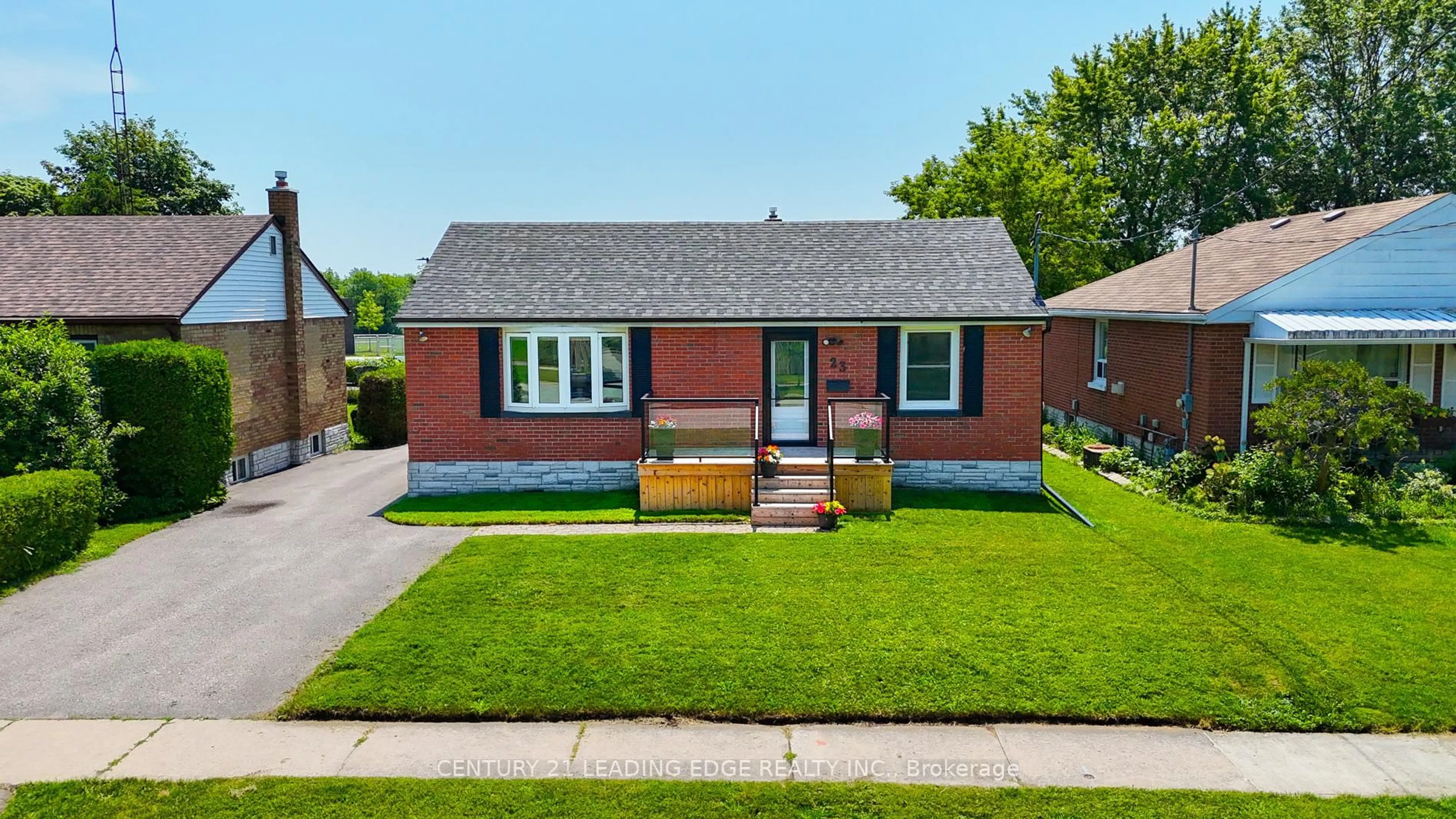 Home with brick exterior material, street for 23 Kawartha Ave, Oshawa Ontario L1H 3Y7