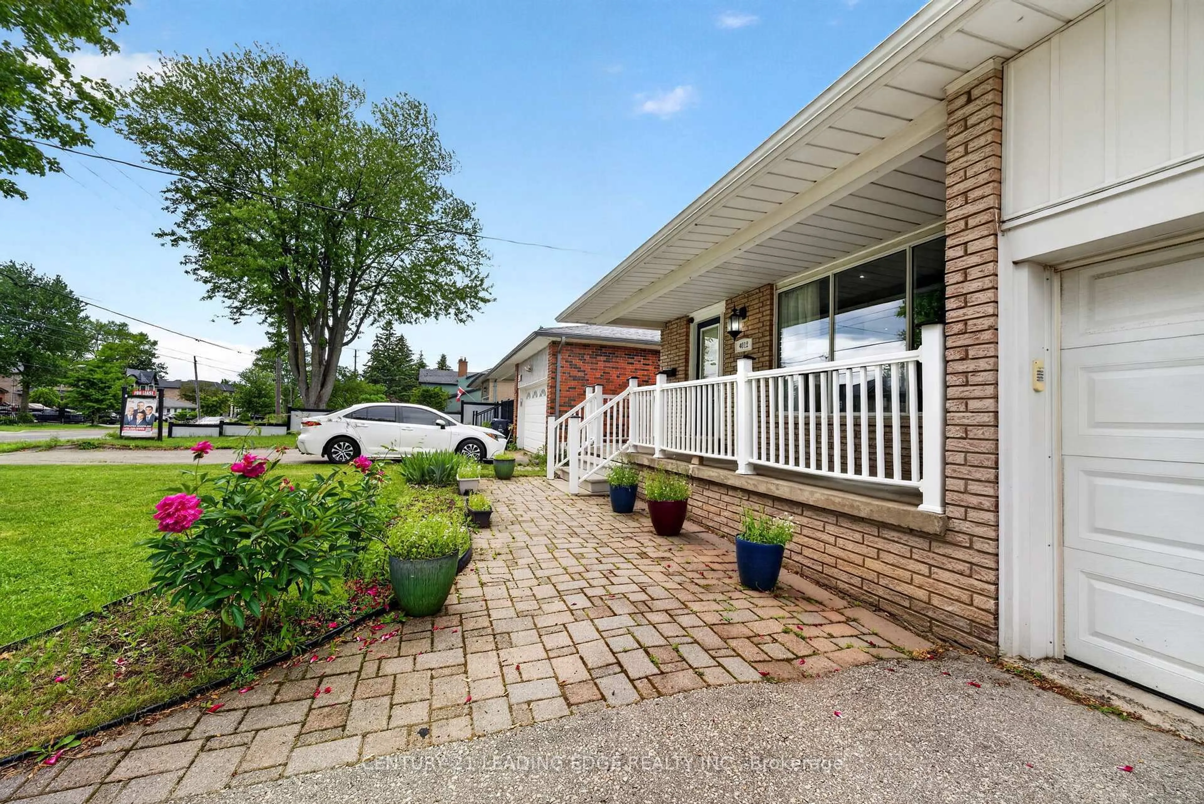 Patio, street for 4012 Ellesmere Rd, Toronto Ontario M1C 1J2