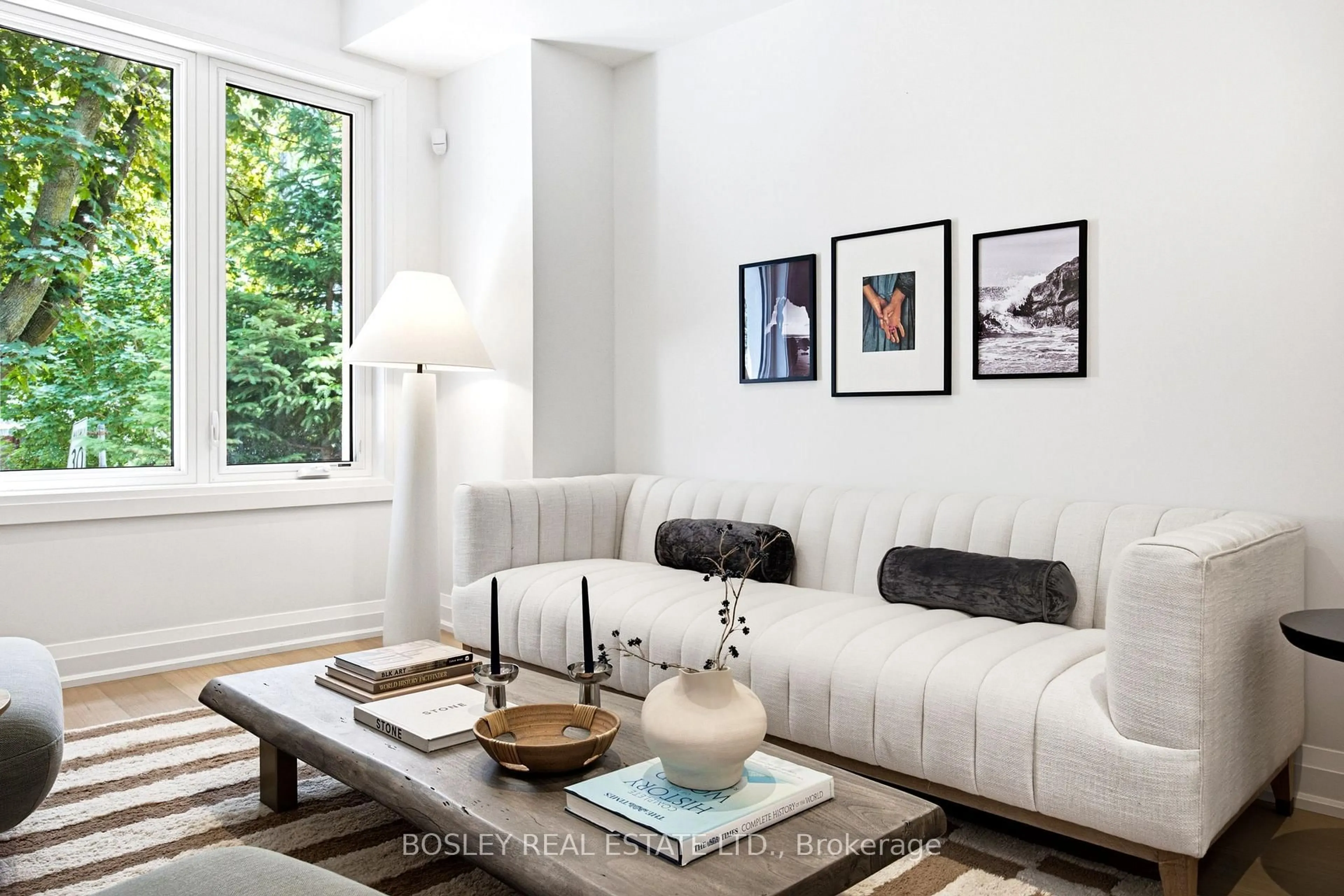 Living room with furniture, unknown for 28 RICHARD Ave, Toronto Ontario M4L 1W9