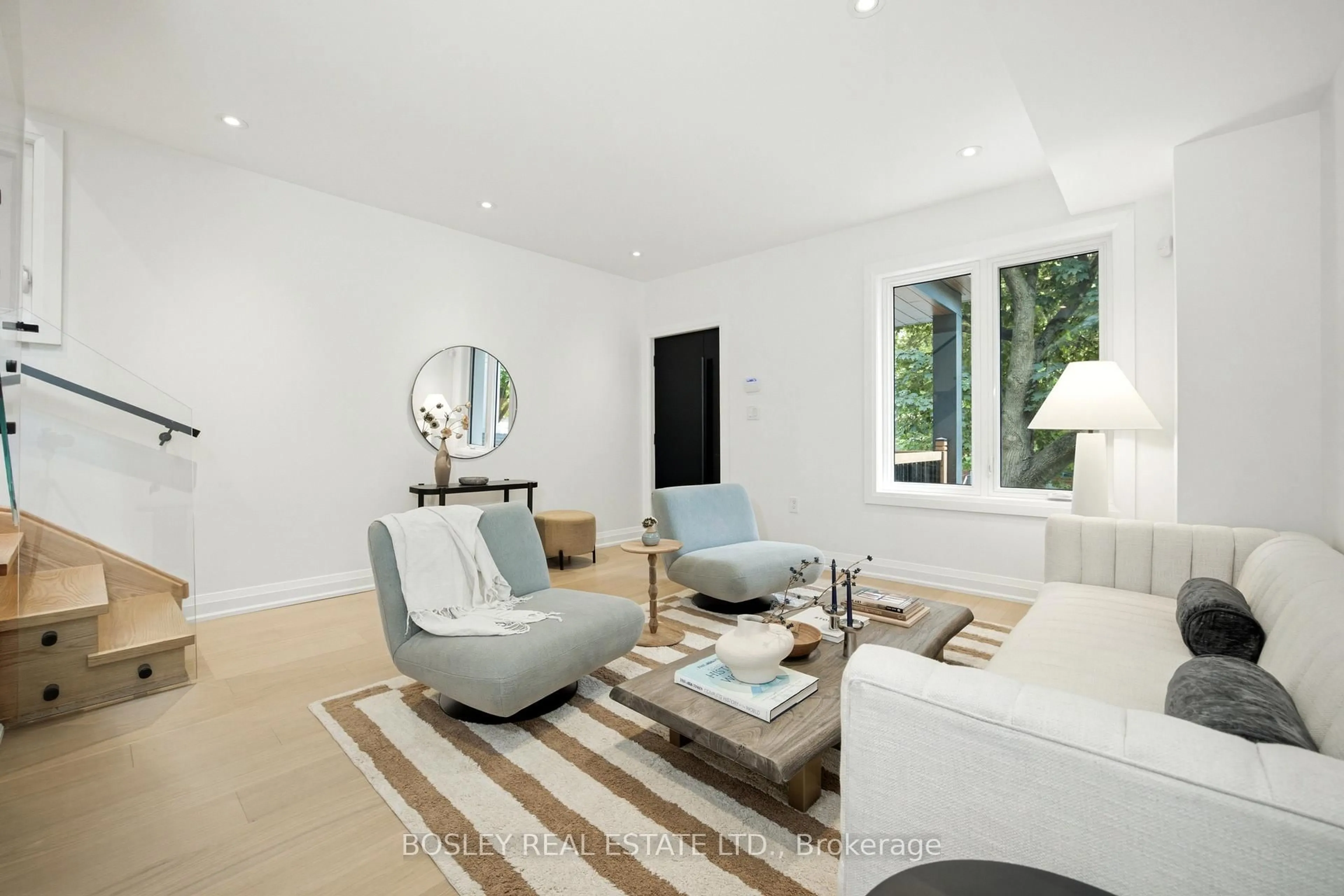 Living room with furniture, unknown for 28 RICHARD Ave, Toronto Ontario M4L 1W9