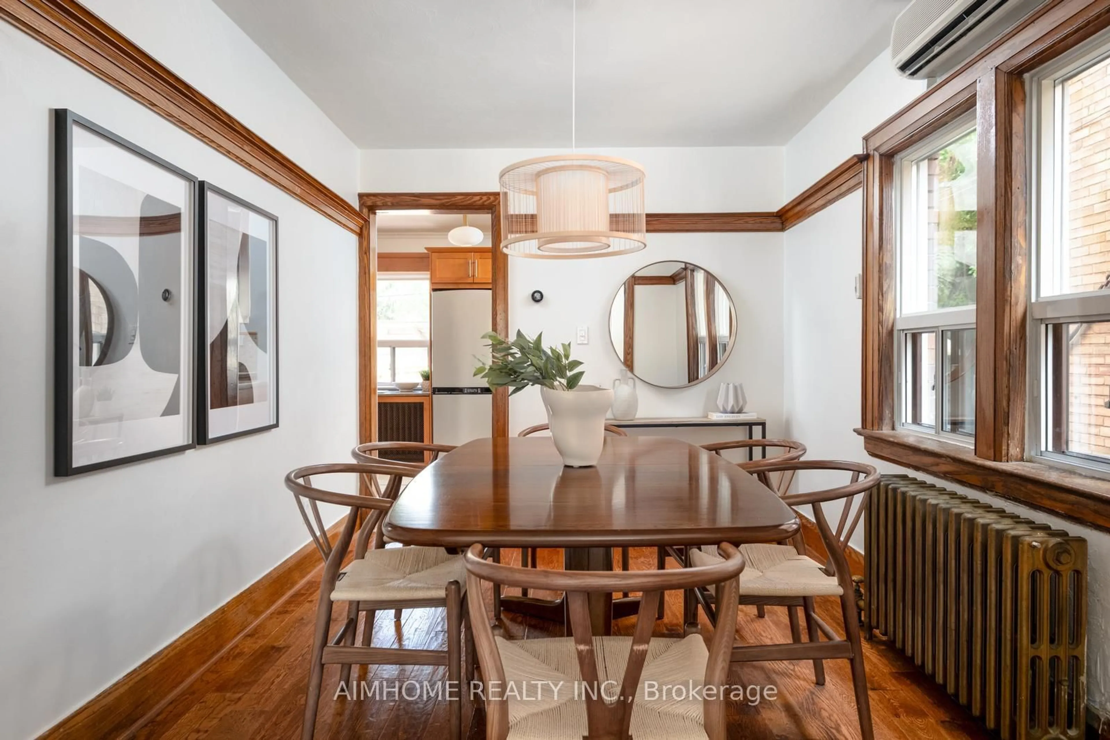 Dining room, wood/laminate floor for 40 Kings Park Blvd, Toronto Ontario M4J 2B8