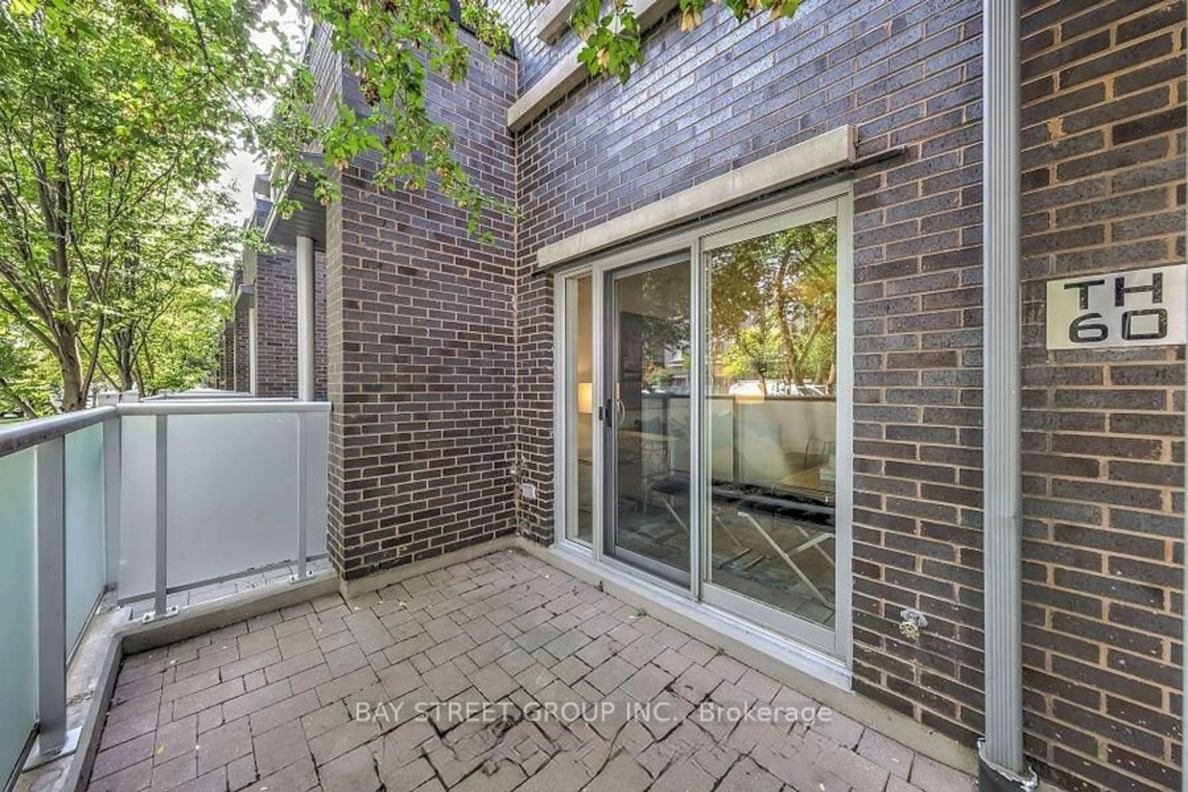 Patio, street for 295 VILLAGE GREEN Sq #60, Toronto Ontario M1S 0L2