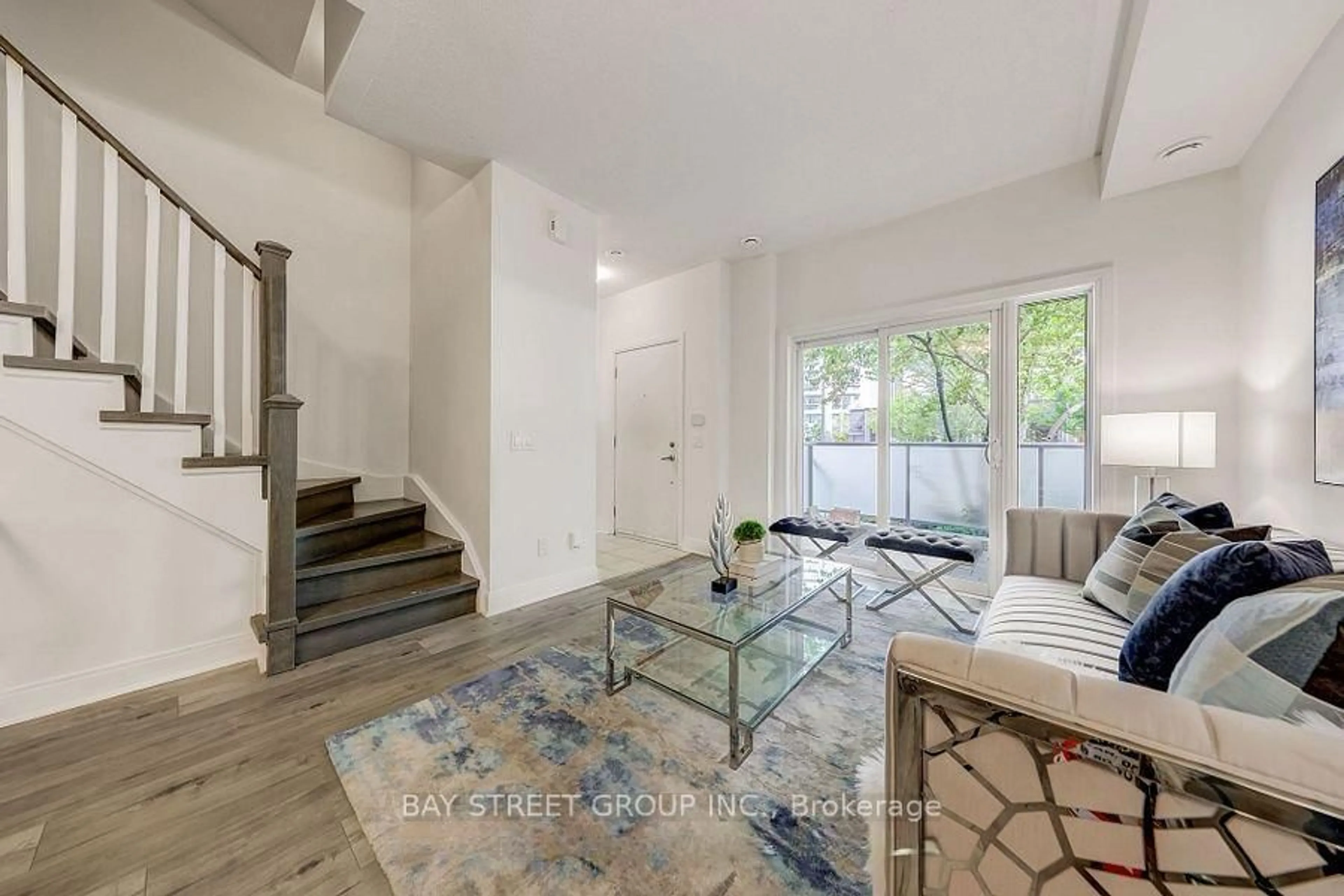 Indoor entryway for 295 VILLAGE GREEN Sq #60, Toronto Ontario M1S 0L2
