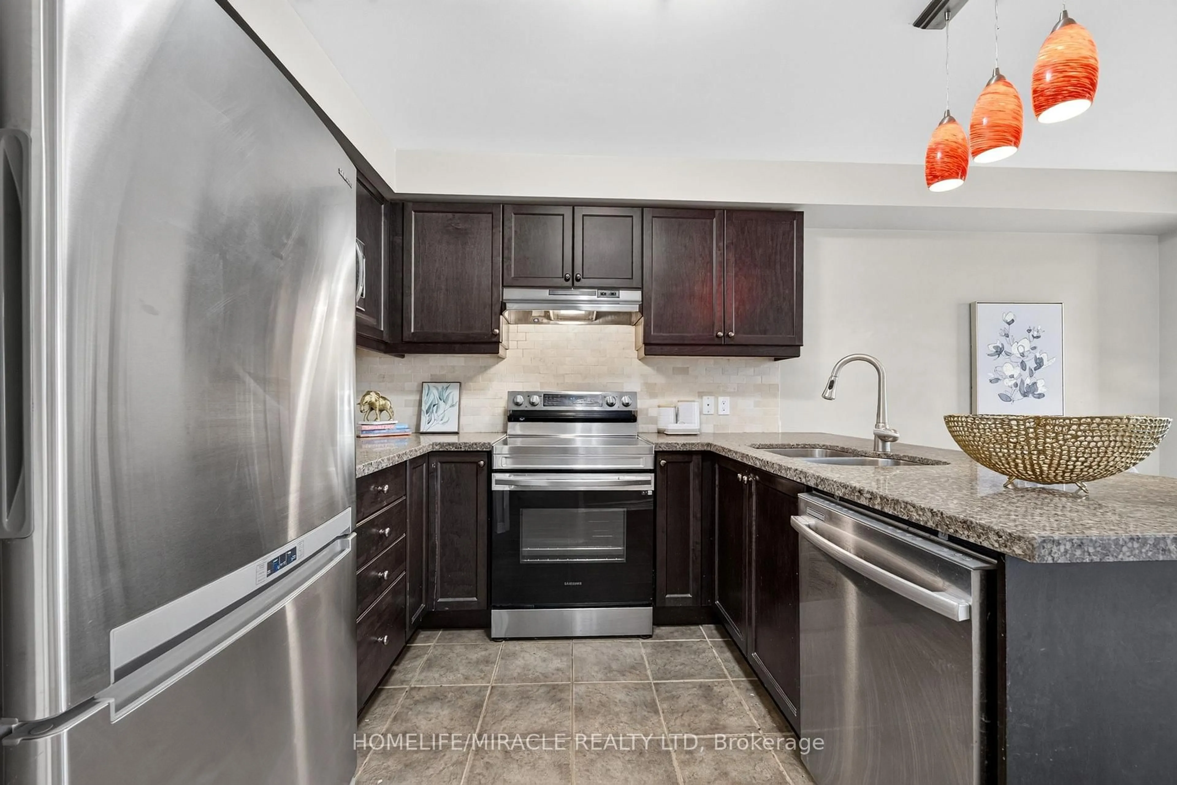 Standard kitchen, ceramic/tile floor for 1306 Whitelaw Ave, Oshawa Ontario L1K 0M6