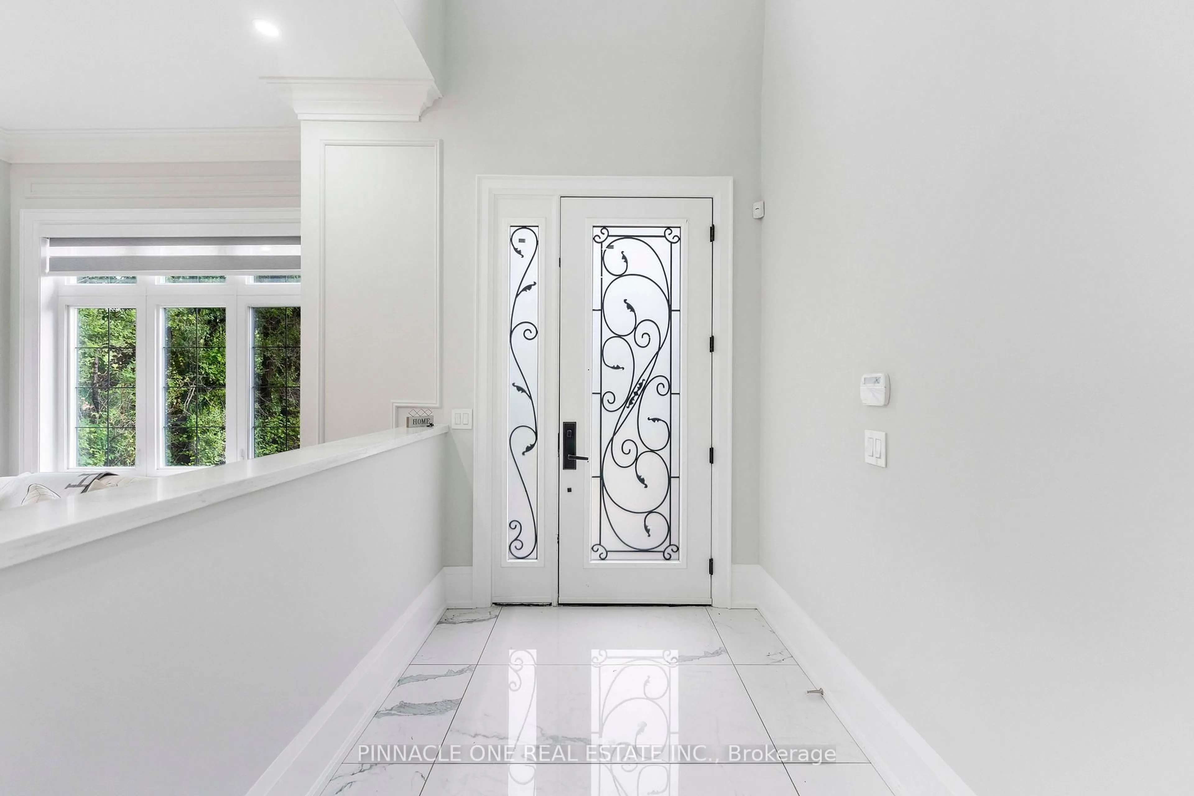 Indoor entryway for 832 Sheppard Ave, Pickering Ontario L1V 1G5