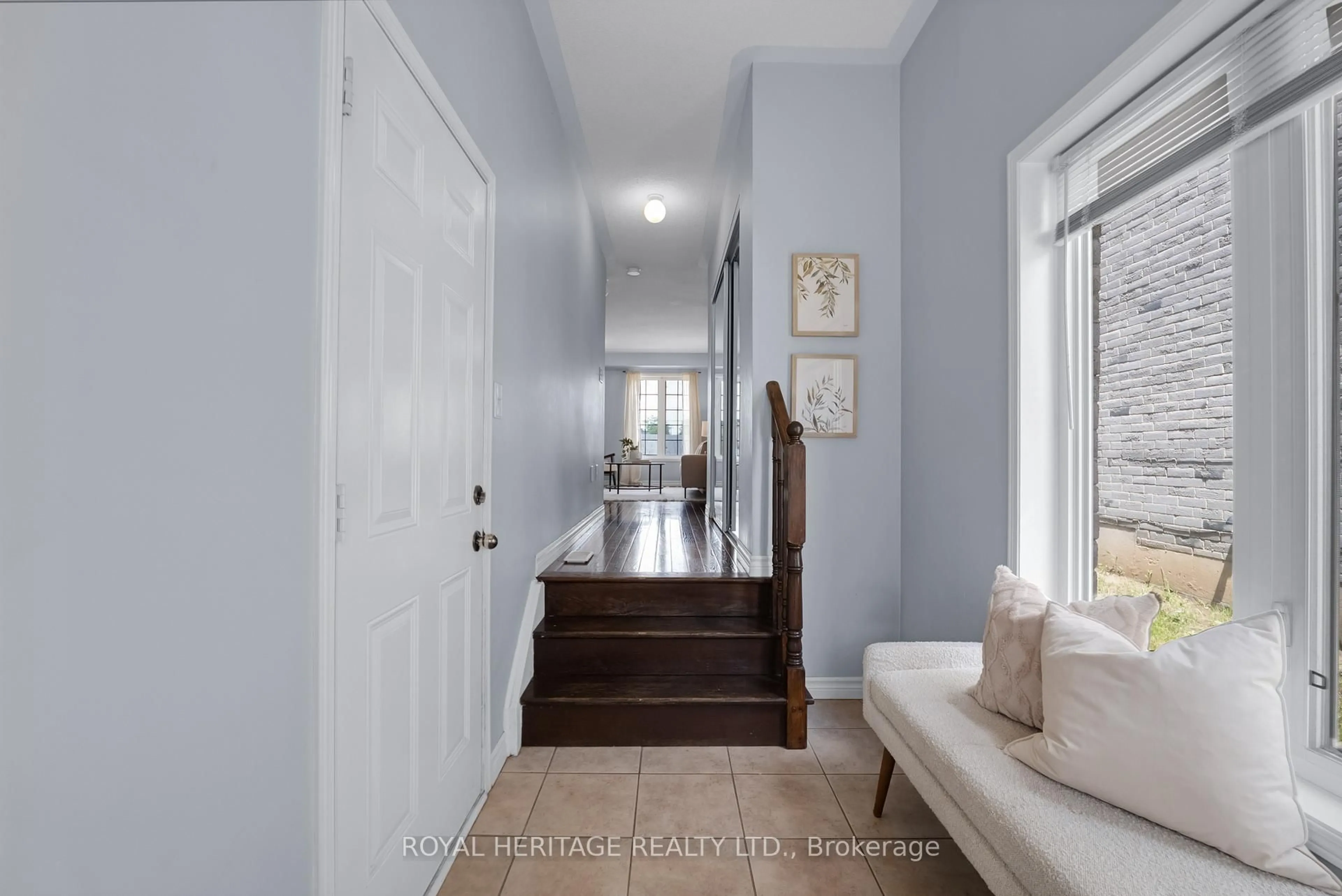 Indoor entryway for 497 Rossland Rd, Ajax Ontario L1Z 0K8