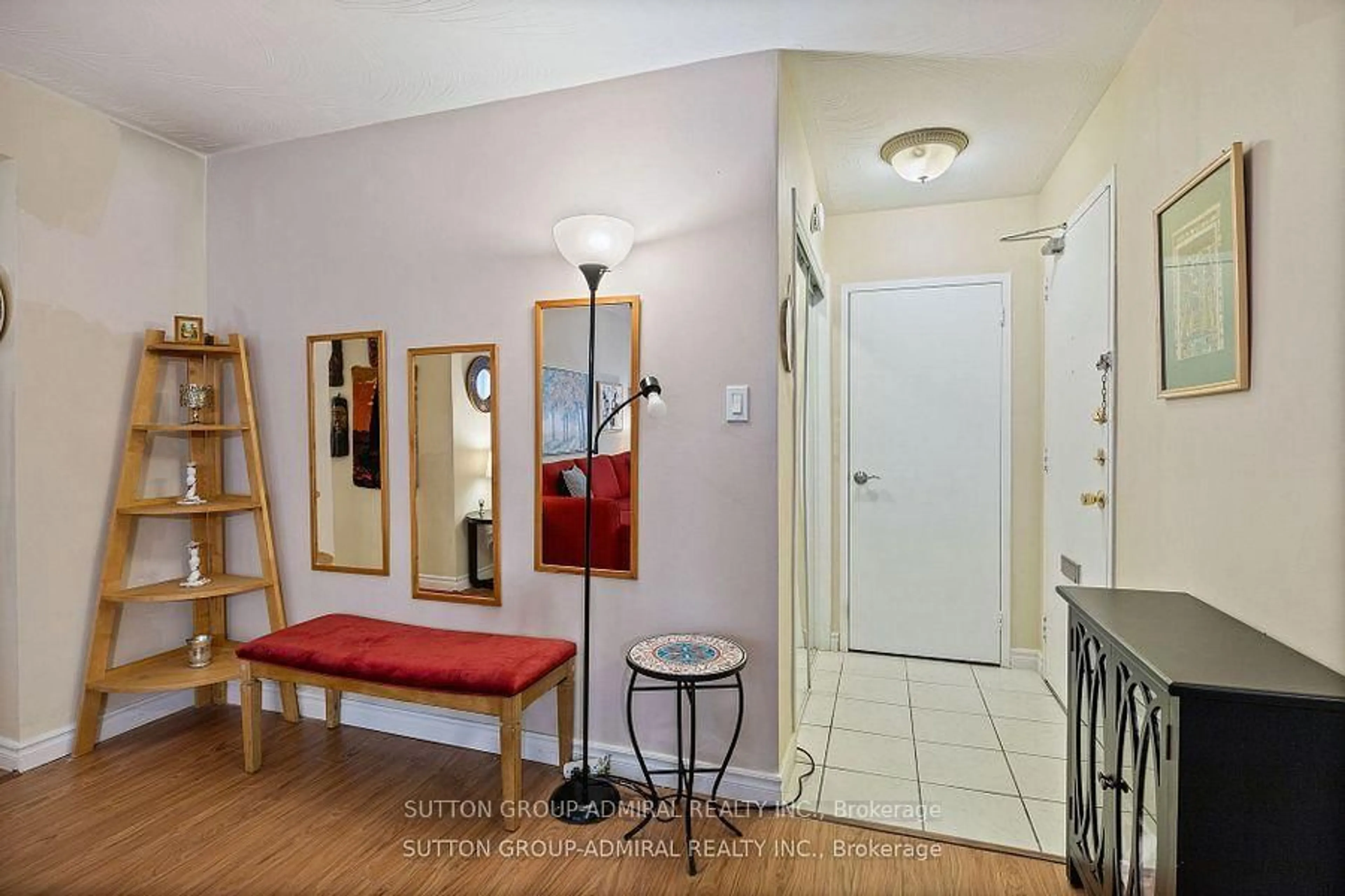Indoor entryway for 825 Kennedy Rd #406, Toronto Ontario M1K 2E6