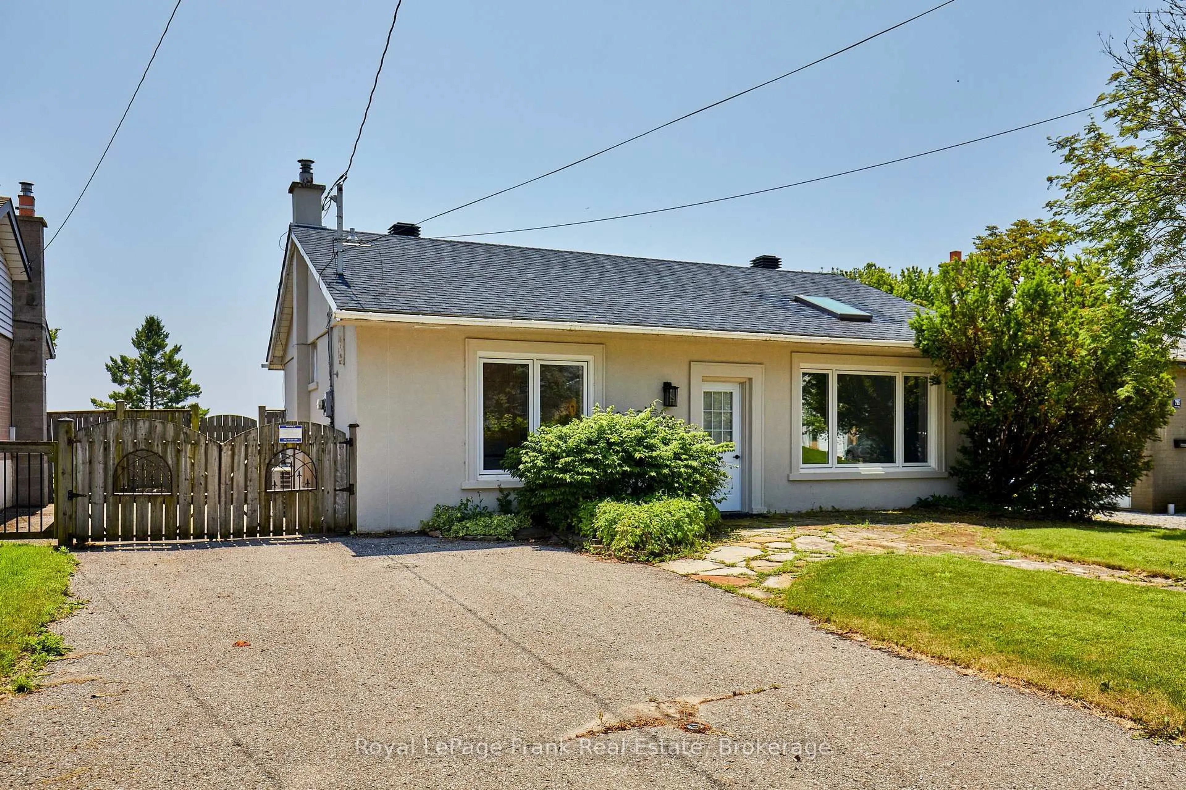 Unknown for 791 Stone St, Oshawa Ontario L1J 1A4