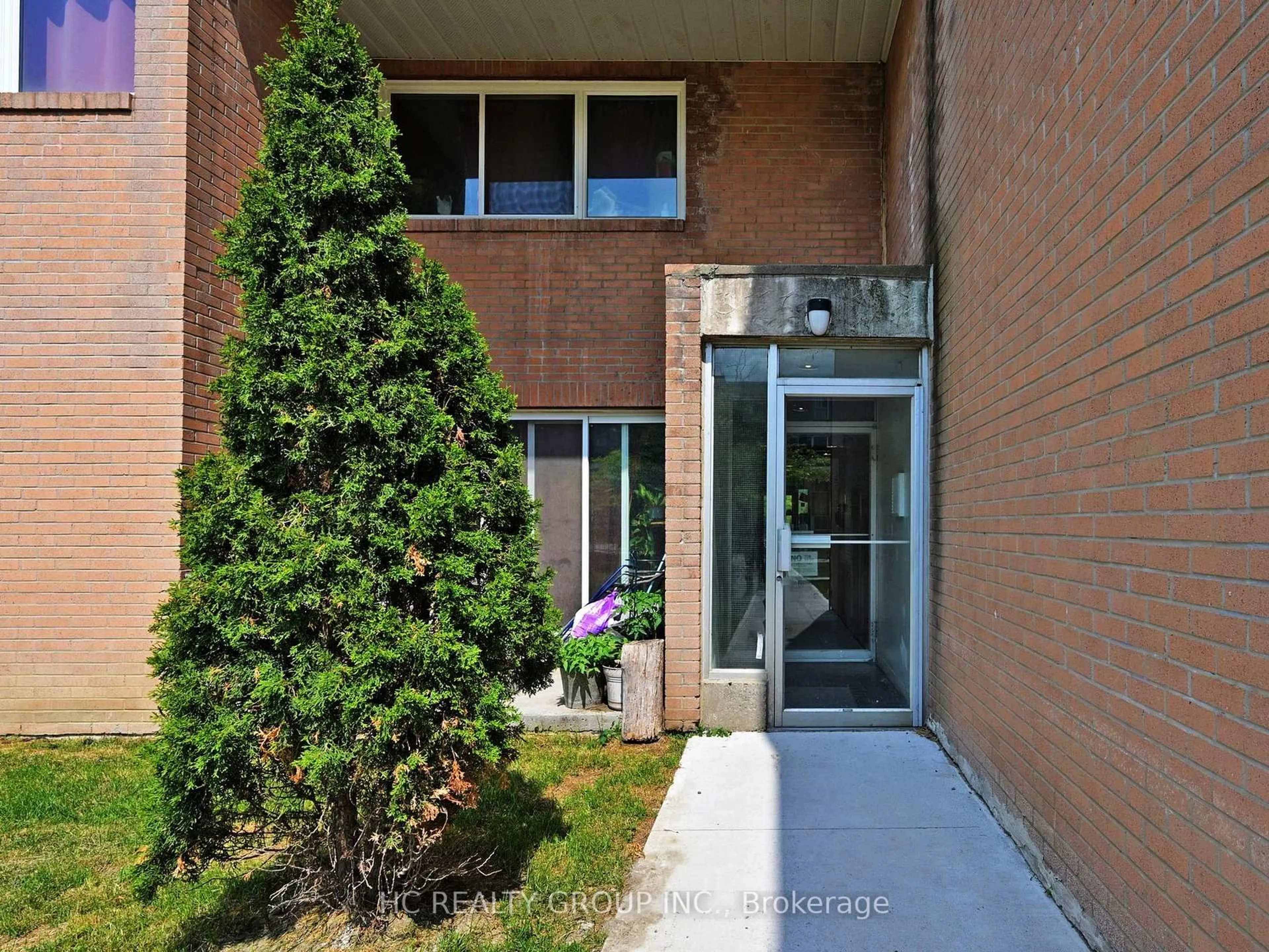 Indoor foyer for 100 Mornelle Crt #2056, Toronto Ontario M1E 4X2