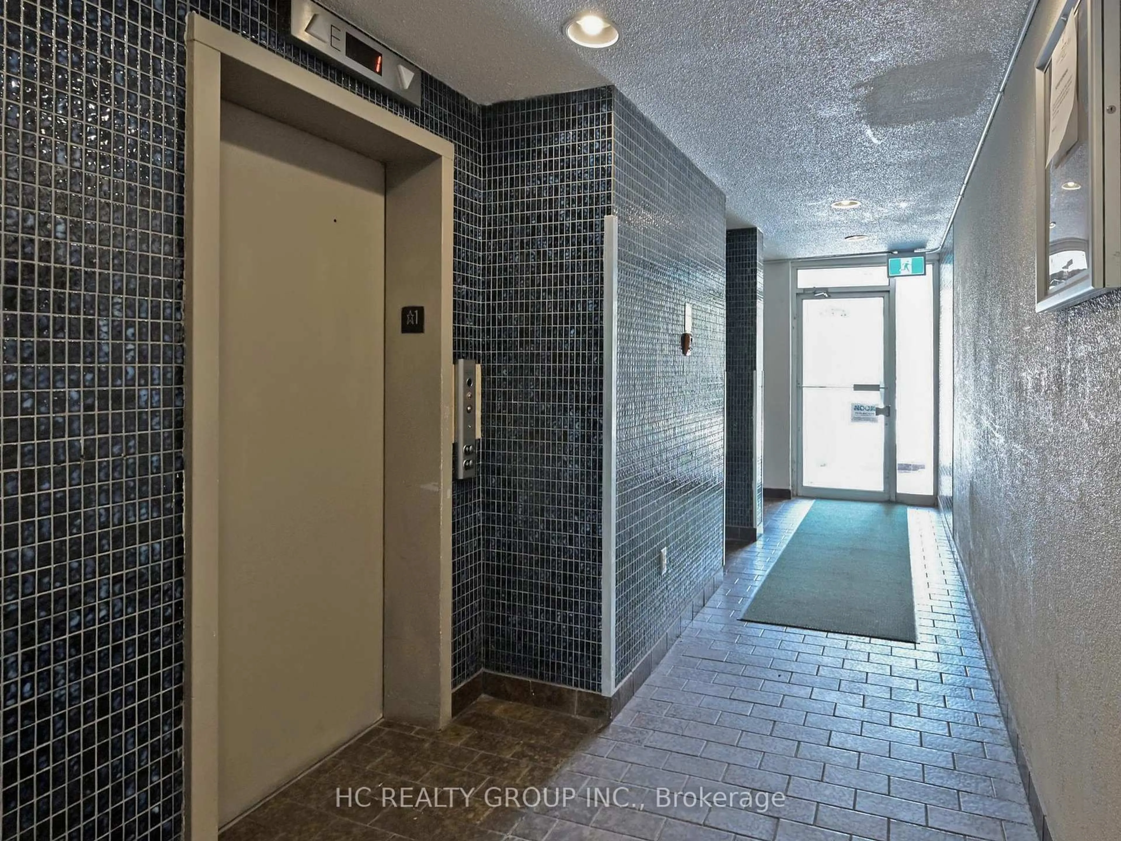 Indoor foyer for 100 Mornelle Crt #2056, Toronto Ontario M1E 4X2