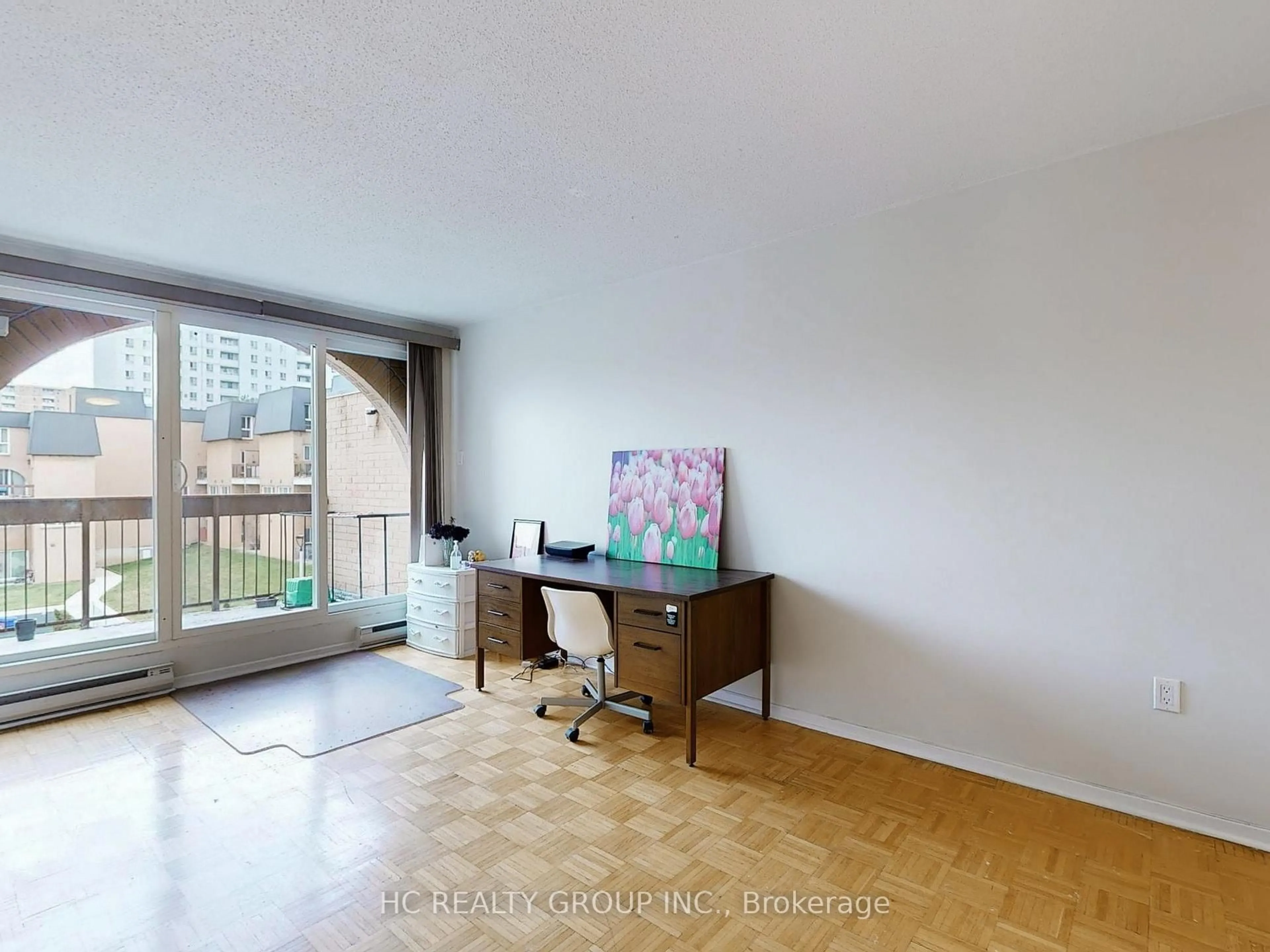 A pic of a room for 100 Mornelle Crt #2056, Toronto Ontario M1E 4X2