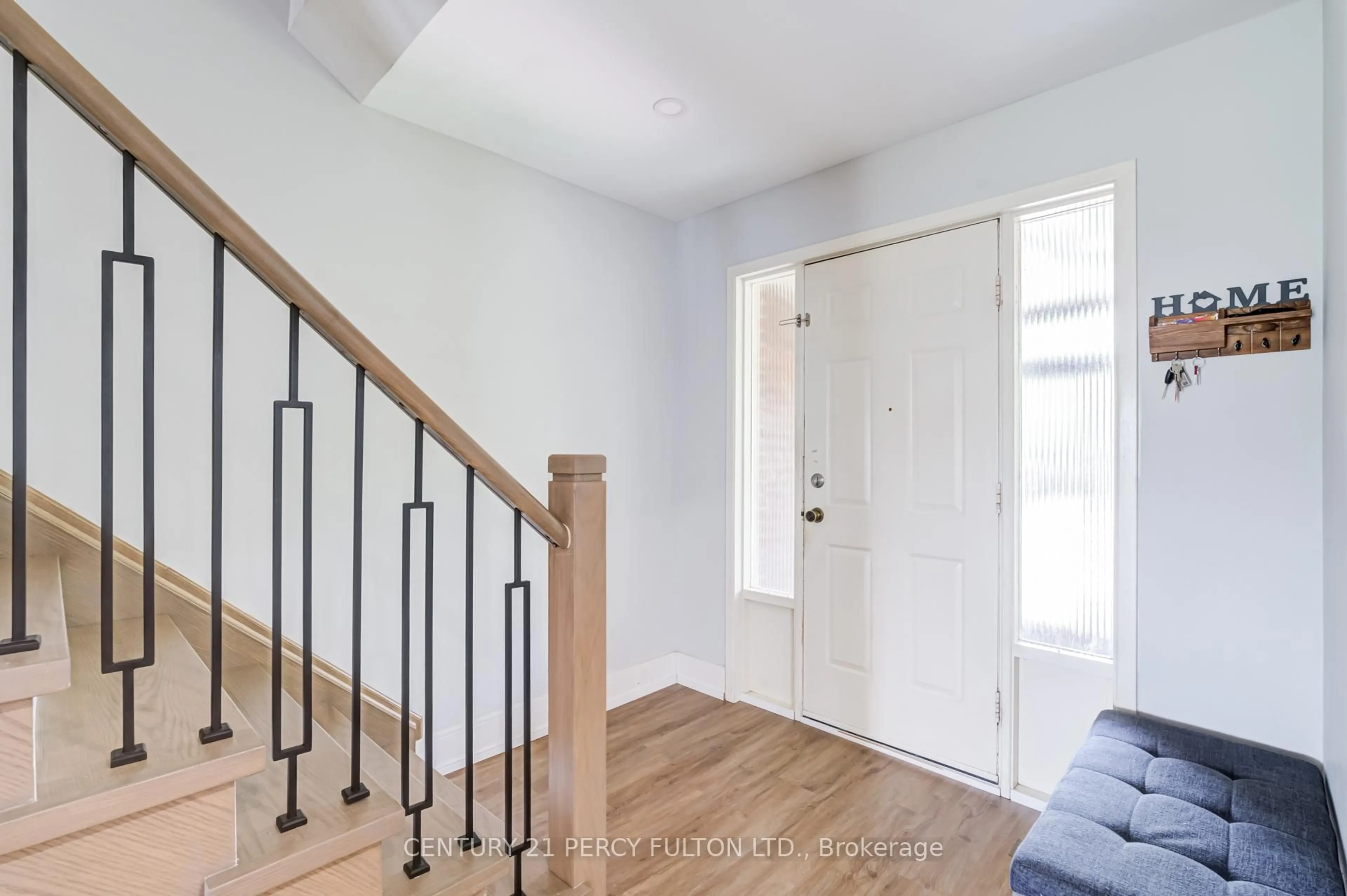 Indoor entryway for 79 Huntsmill Blvd, Toronto Ontario M1W 2Z8