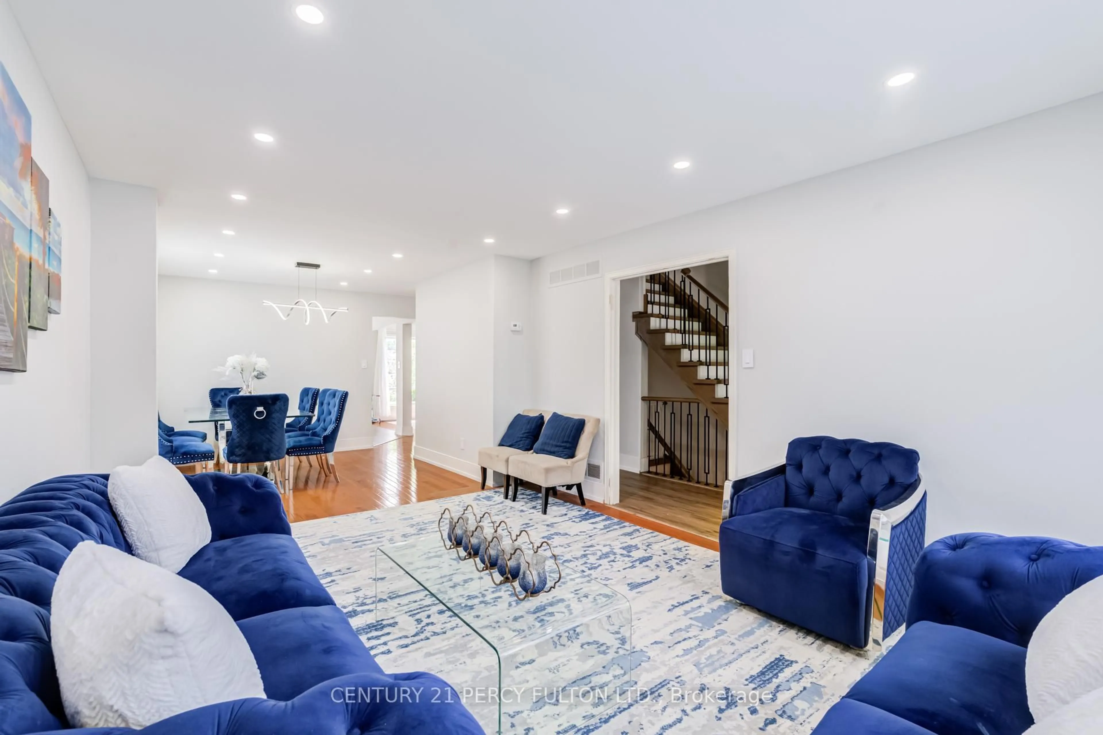 Living room with furniture, unknown for 79 Huntsmill Blvd, Toronto Ontario M1W 2Z8