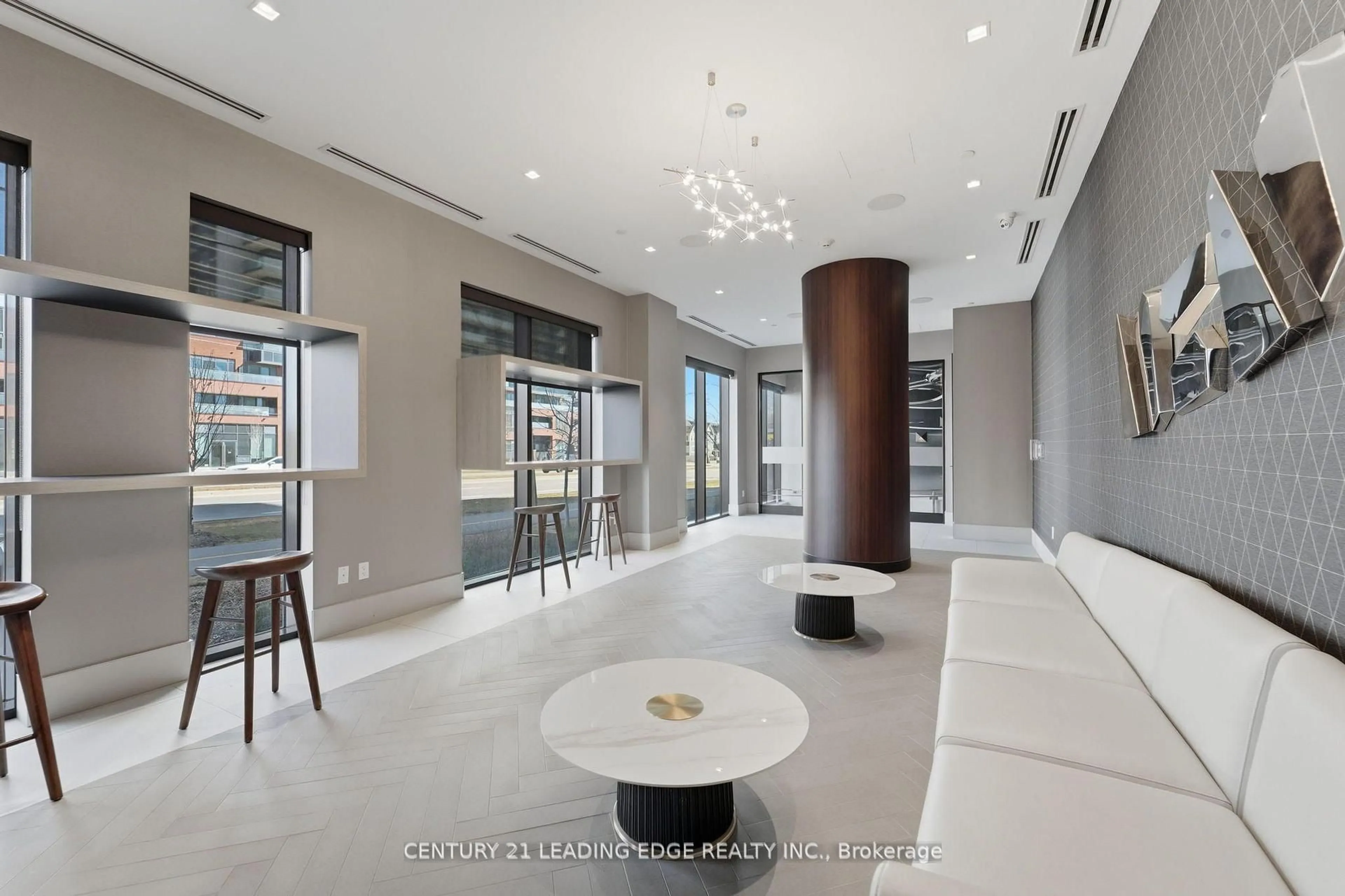 Indoor foyer for 2550 Simcoe St #2516, Oshawa Ontario L1L 0R5