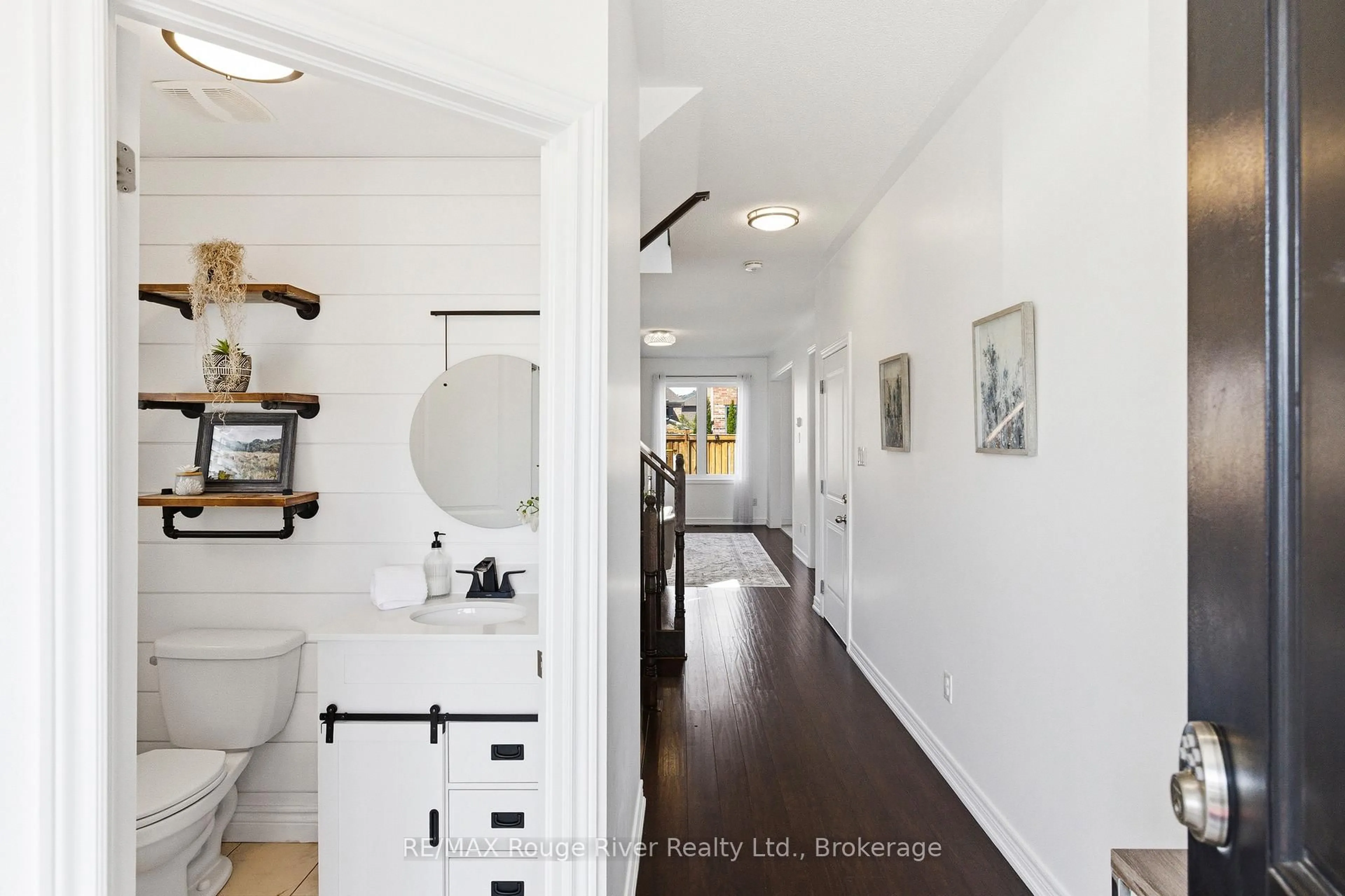 Indoor entryway for 84 Fred Jackman Ave, Clarington Ontario L1C 0T4