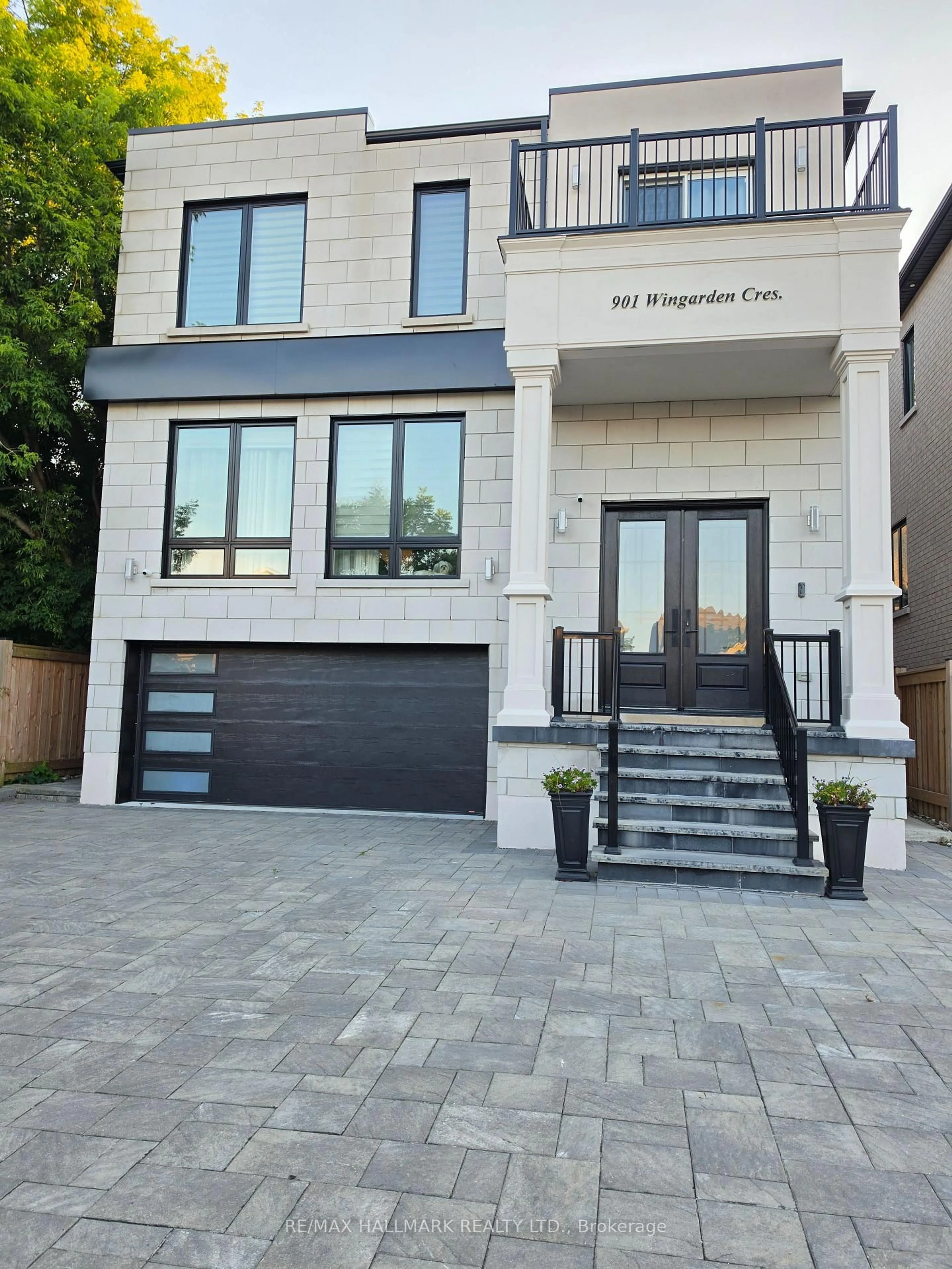 Home with brick exterior material, street for 901 Wingarden Cres, Pickering Ontario L1V 7C5