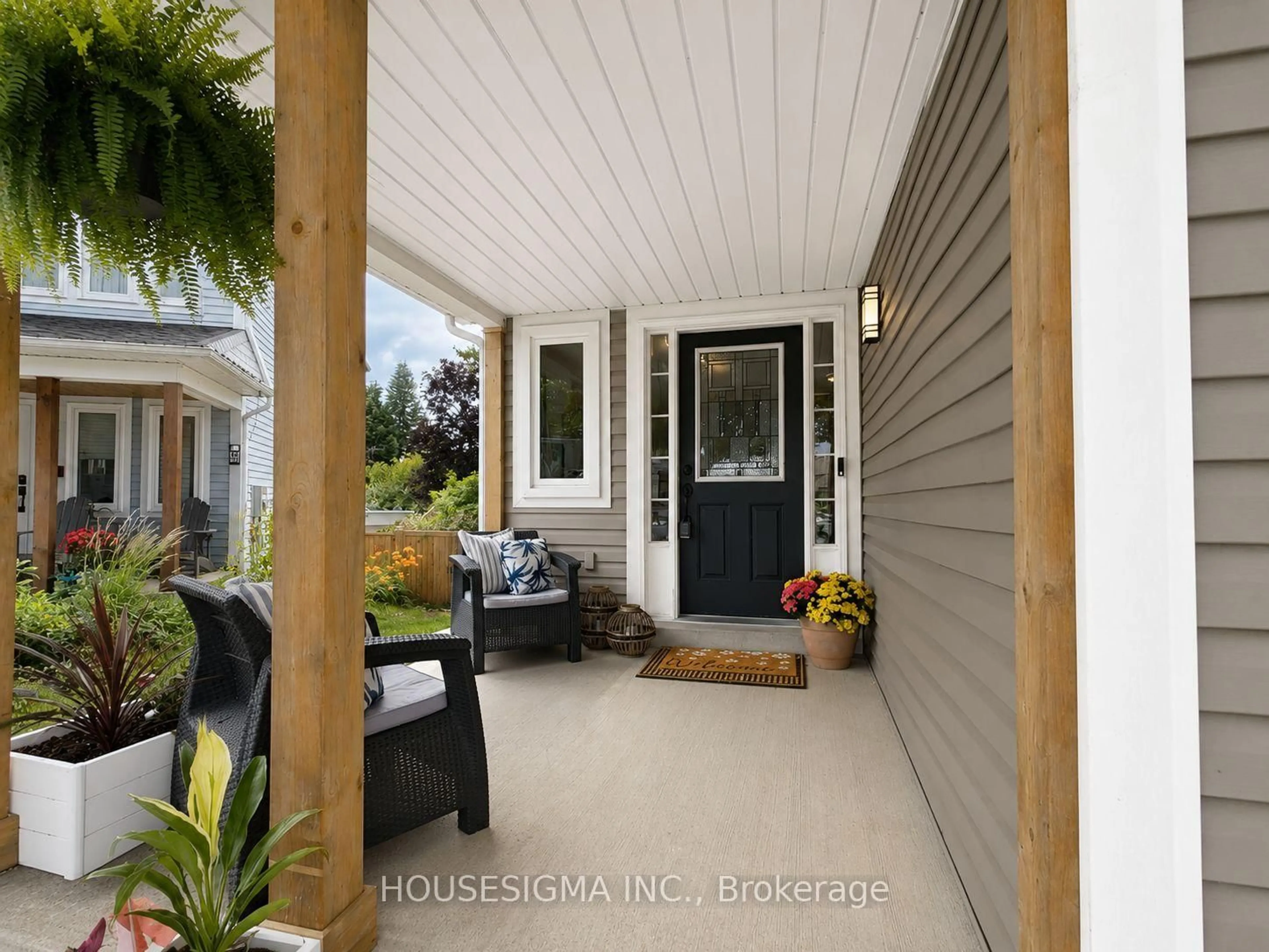Indoor entryway for 114 Zachary Pl, Whitby Ontario L1M 1E2