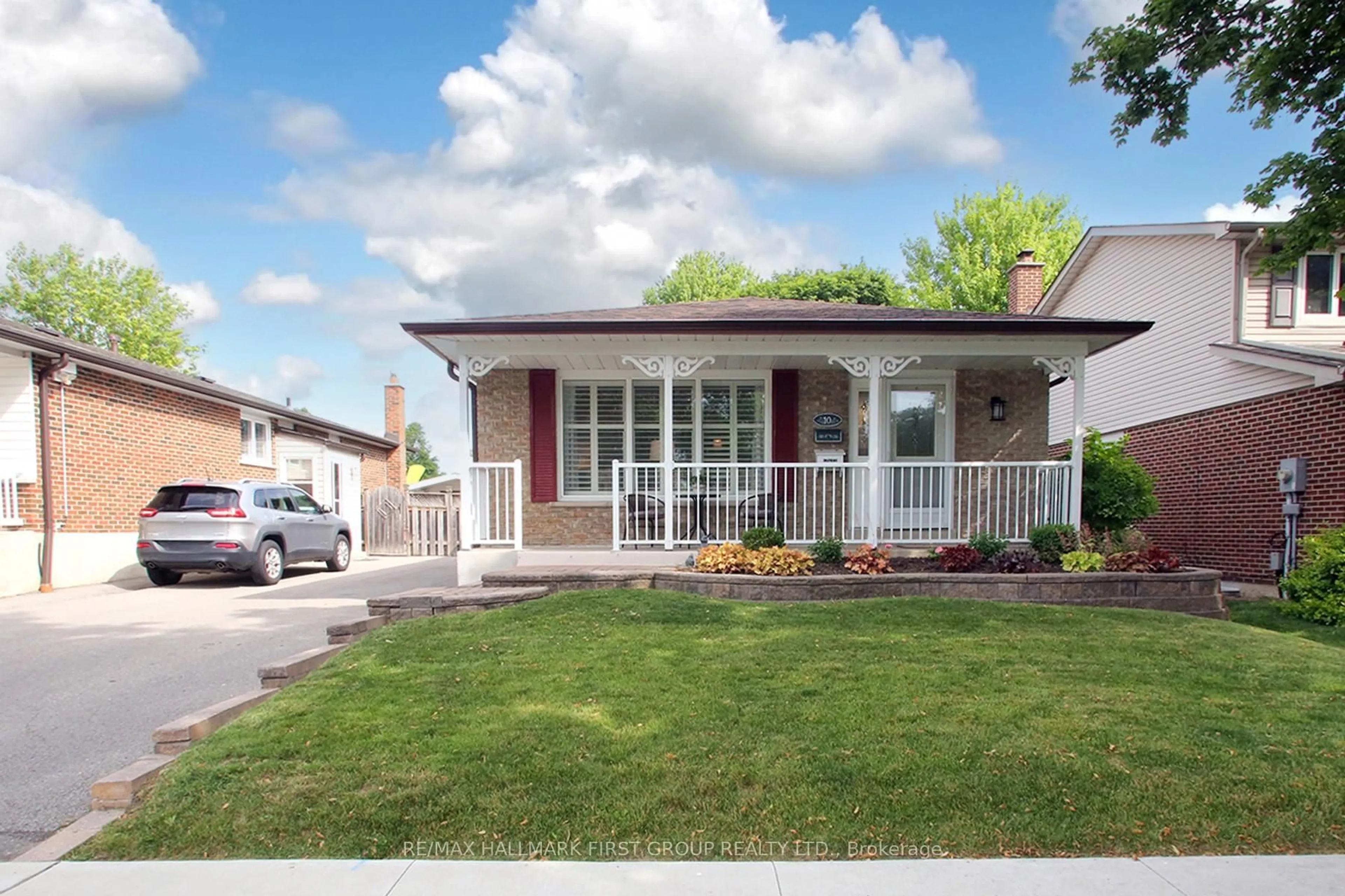 Home with vinyl exterior material, street for 10 Calais St, Whitby Ontario L1N 5M1