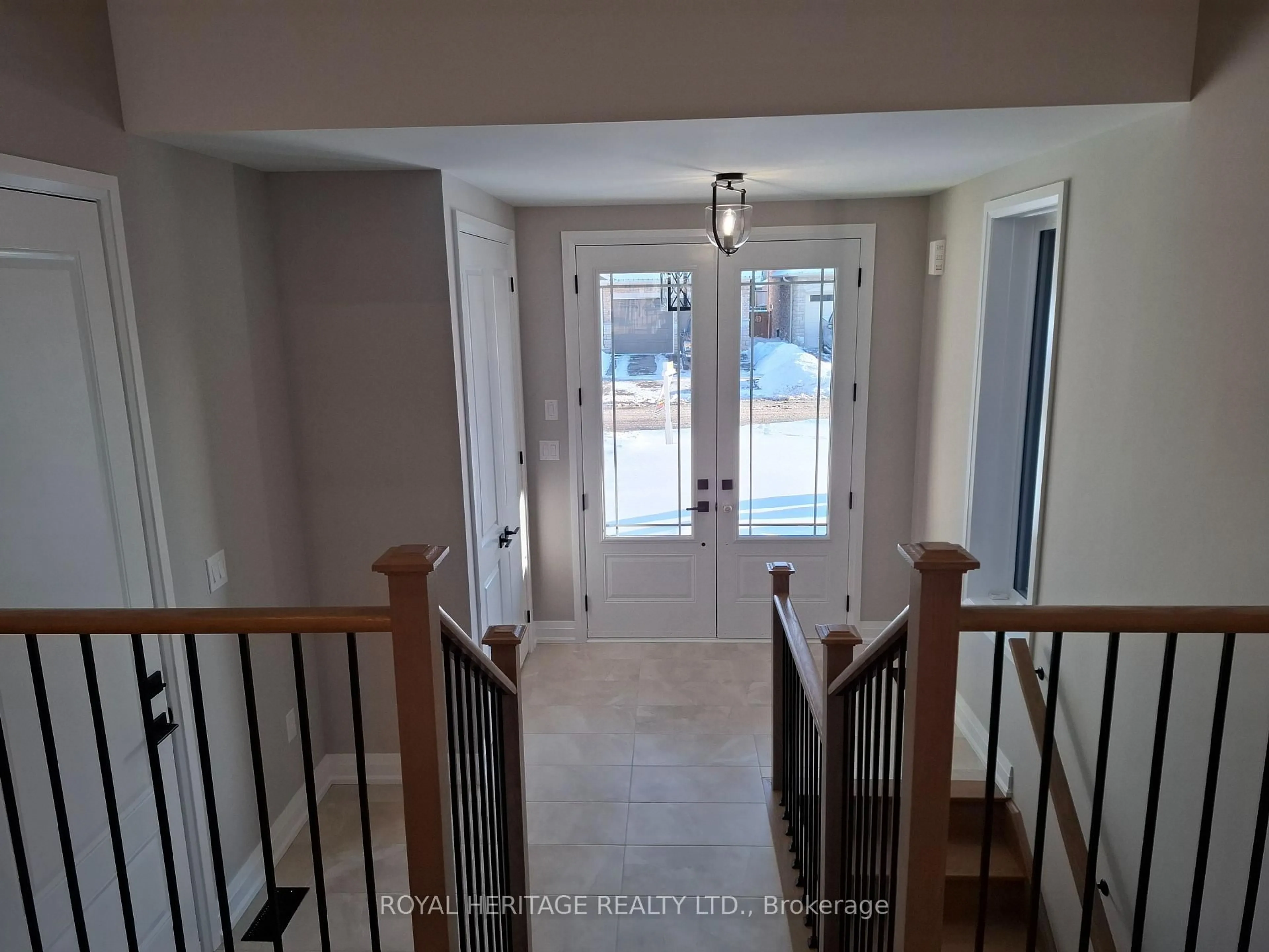 Indoor entryway for 8 St Augustine Dr, Whitby Ontario L1M 0L7