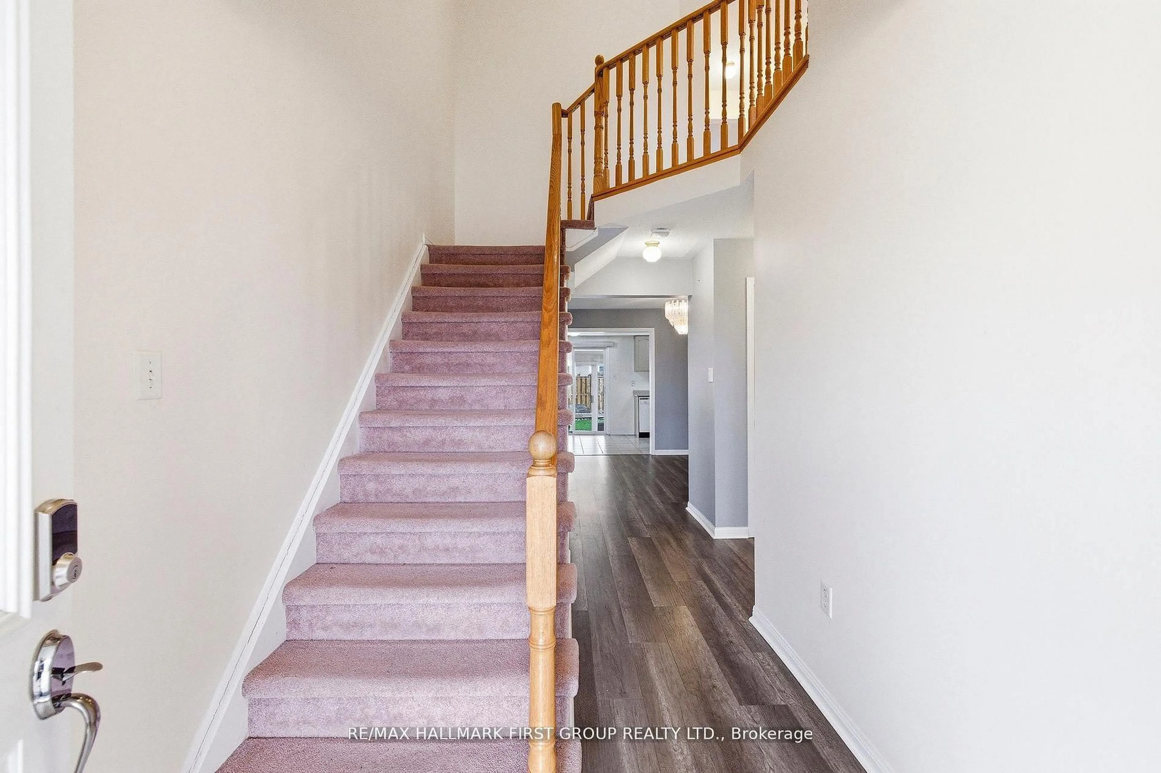Unknown for 32 Samandria Ave, Whitby Ontario L1R 2Z7