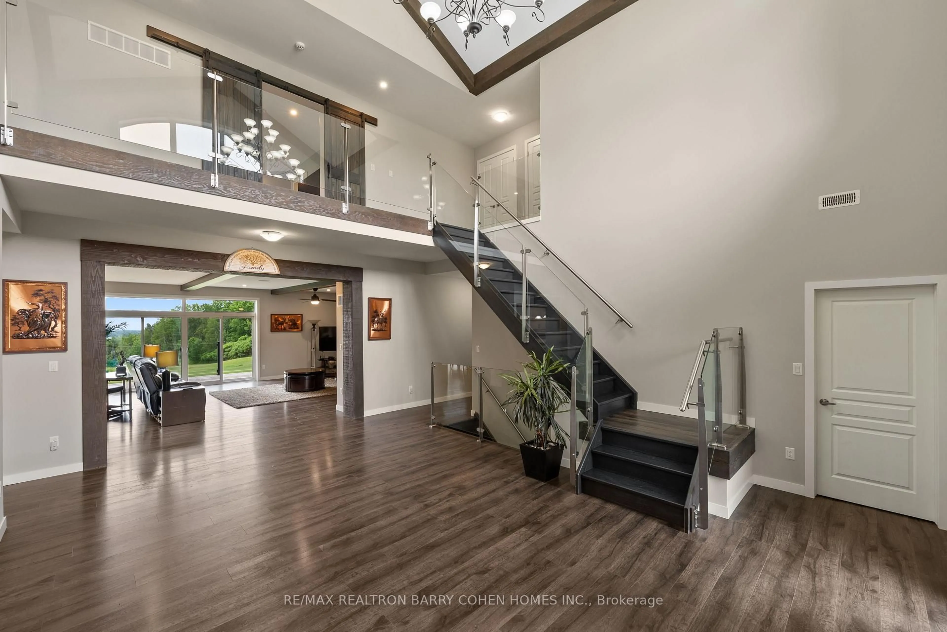 Indoor foyer for 3395 Pickering Uxbridge Townline, Pickering Ontario L1Y 0A5