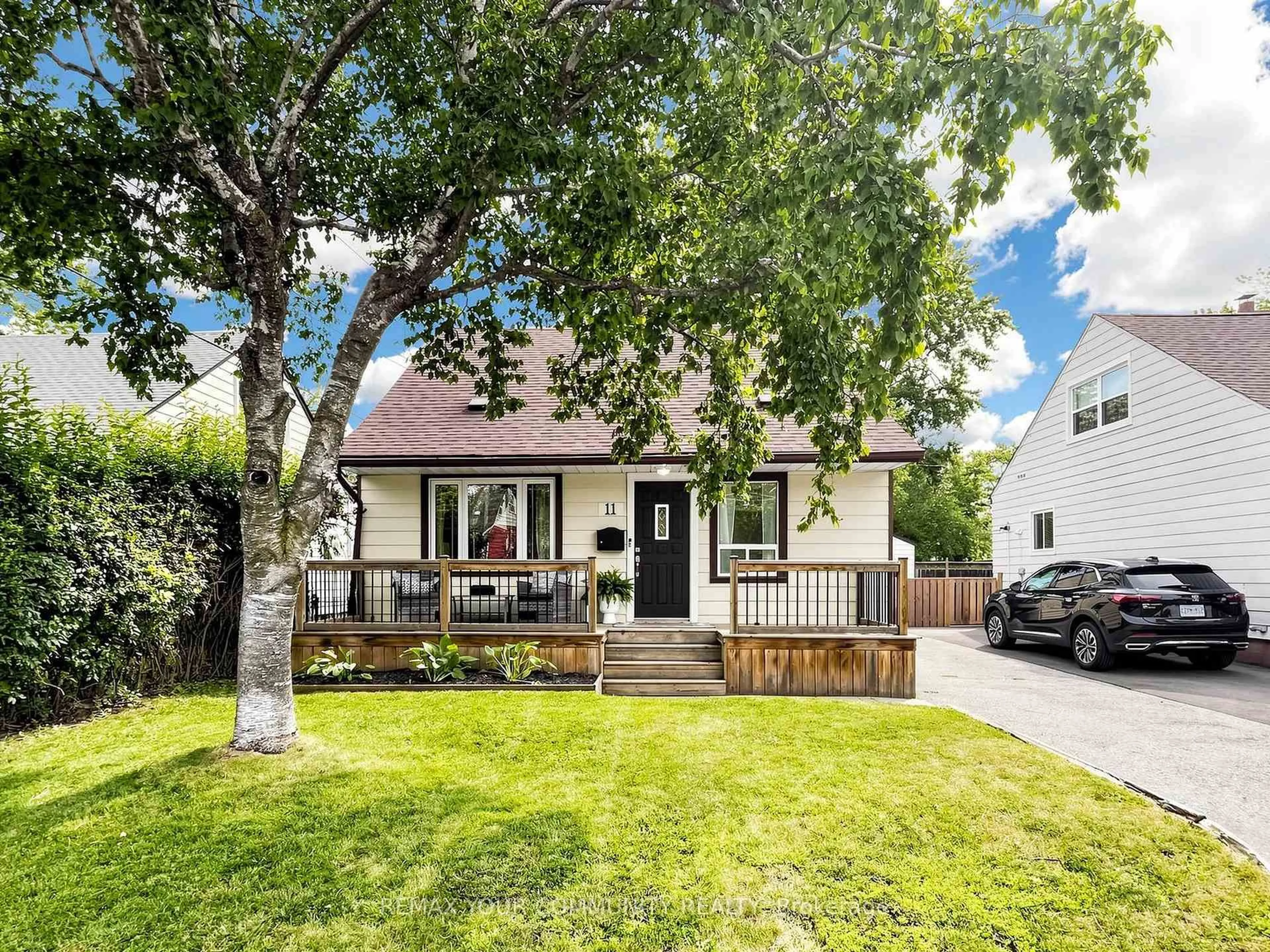 A pic from outside/outdoor area/front of a property/back of a property/a pic from drone, street for 11 Nelson Ave, Ajax Ontario L1S 1Z4
