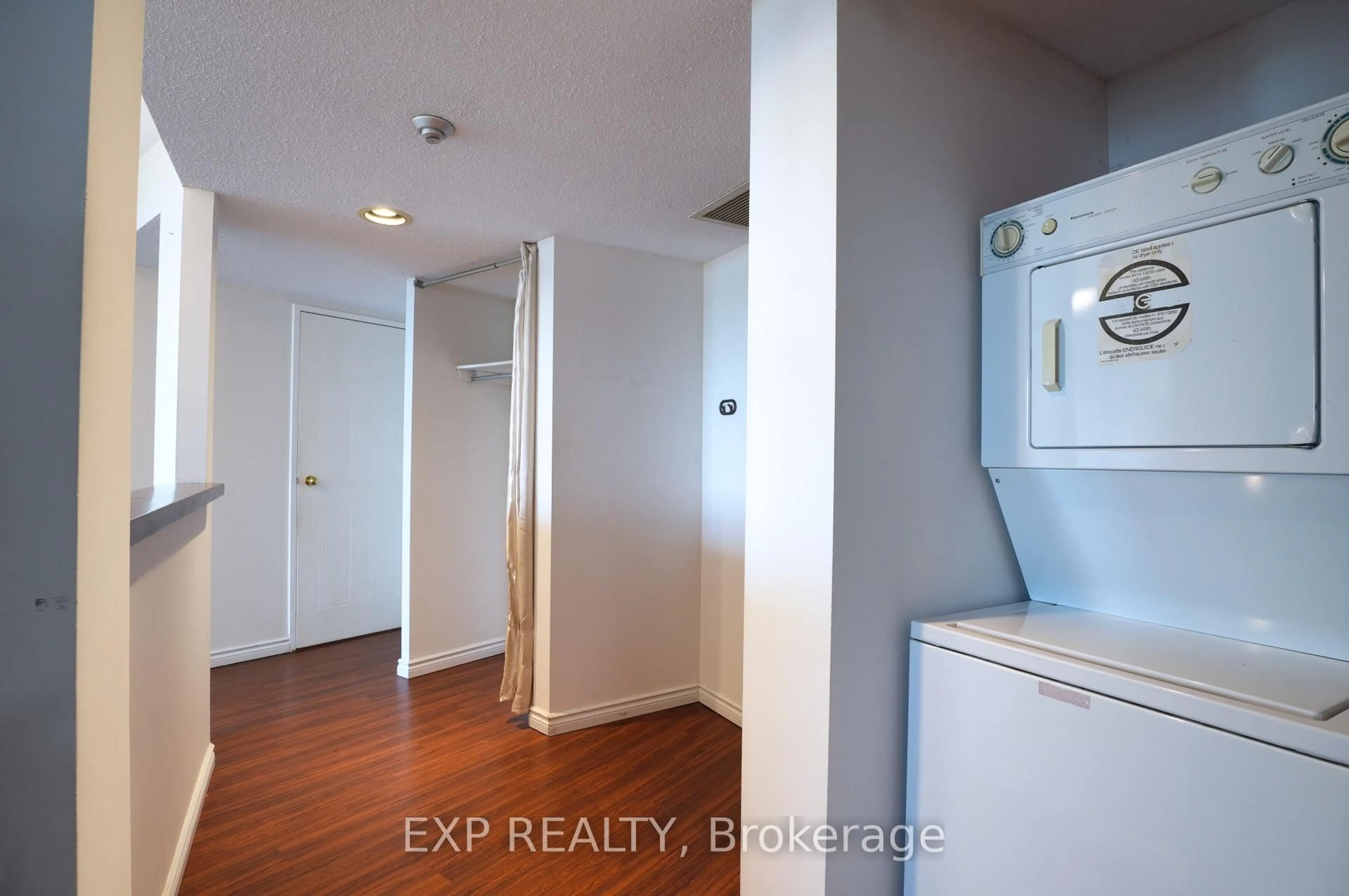 A pic of a room for 150 Alton Towers Circ #1006, Toronto Ontario M1V 4X7