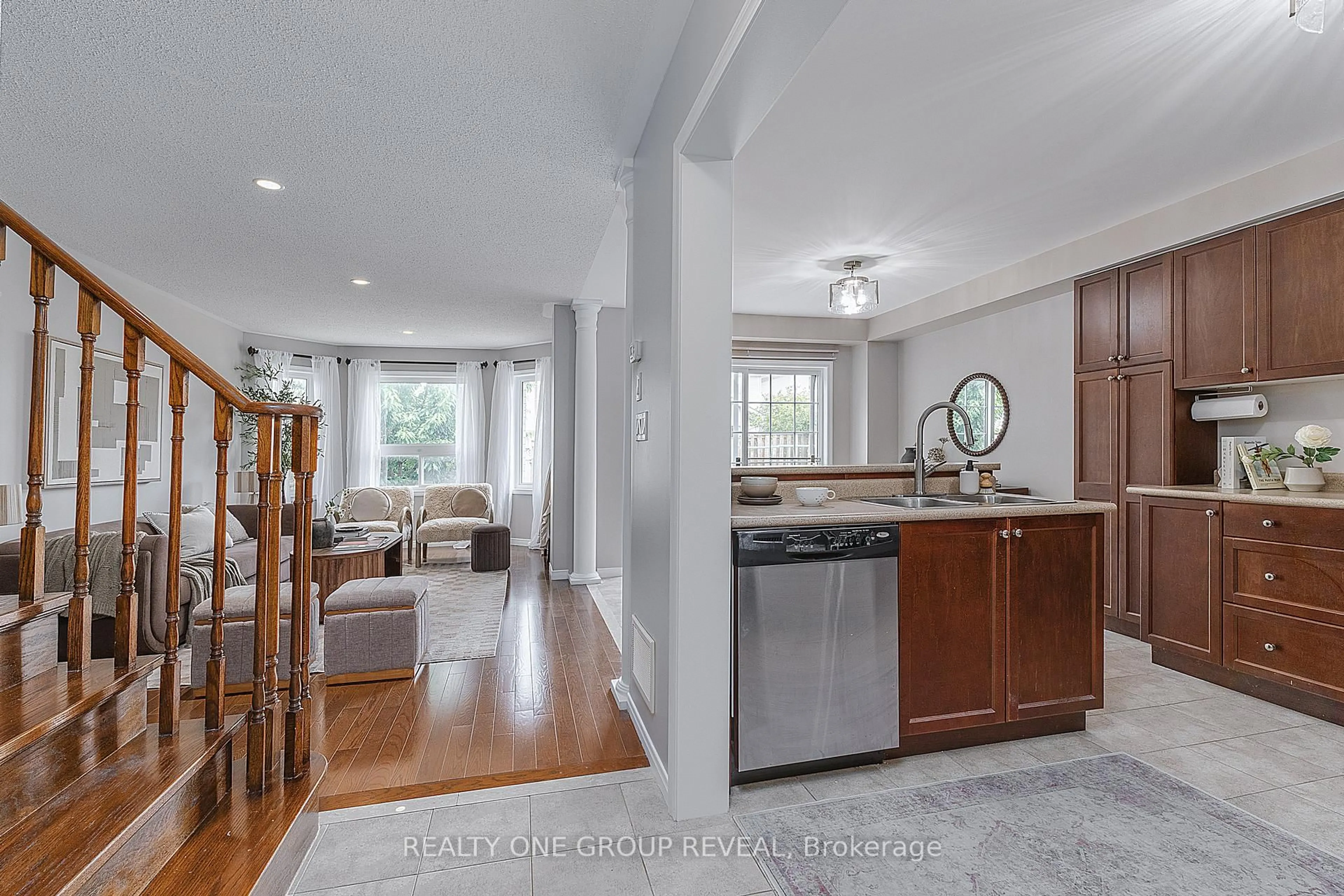Open concept kitchen, unknown for 528 Luple Ave, Oshawa Ontario L1K 0K9