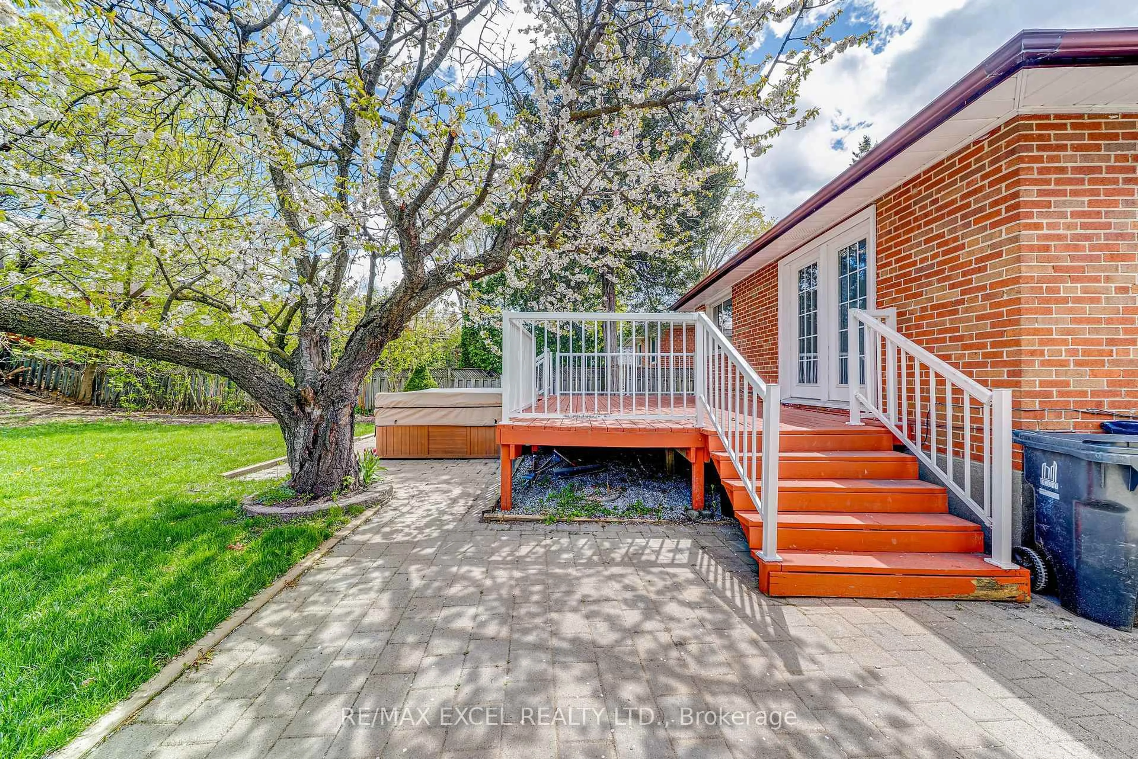 Patio, street for 51 Tordale Cres, Toronto Ontario M1P 3X6