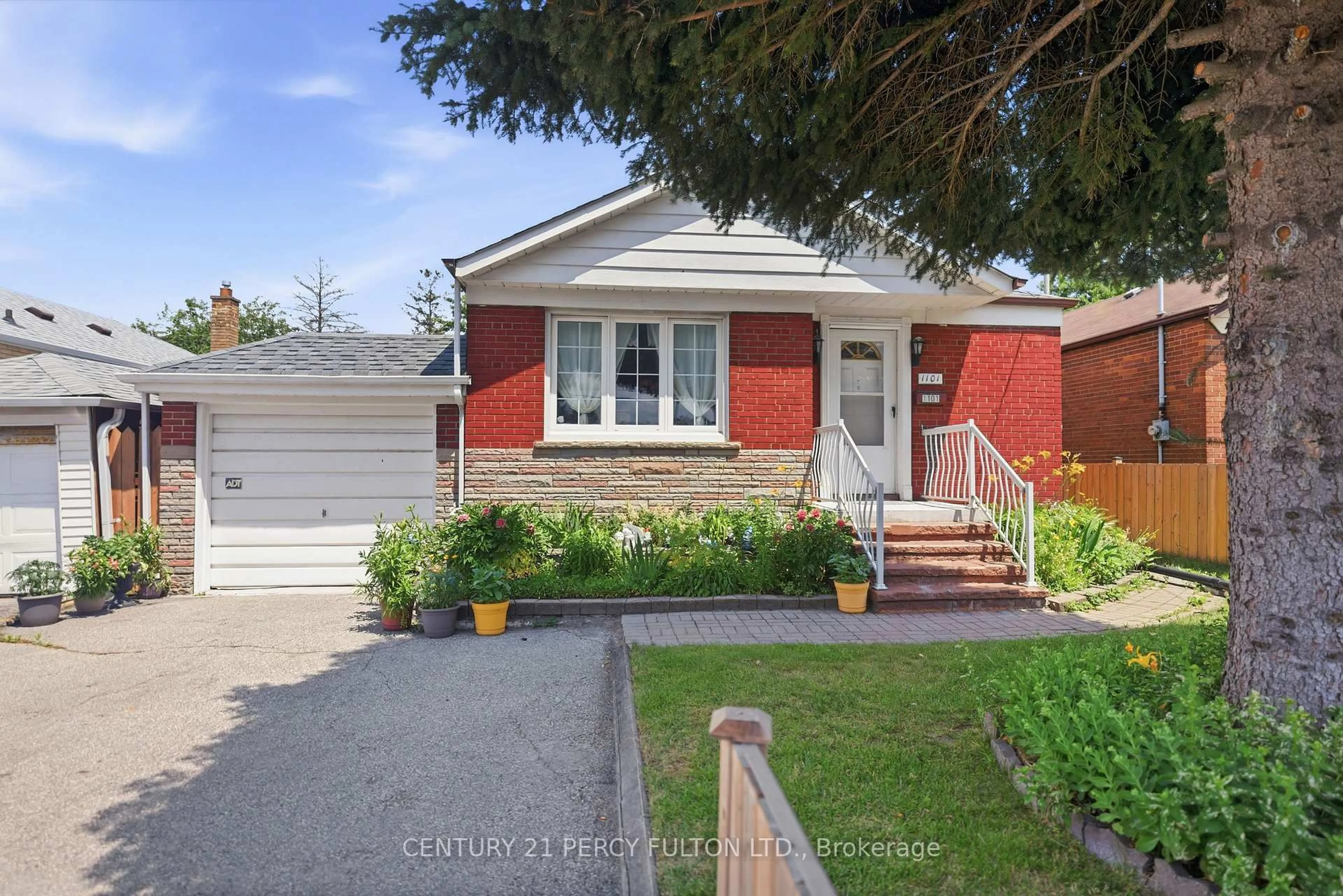 Home with brick exterior material, street for 1101 Warden Ave, Toronto Ontario M1R 2P5