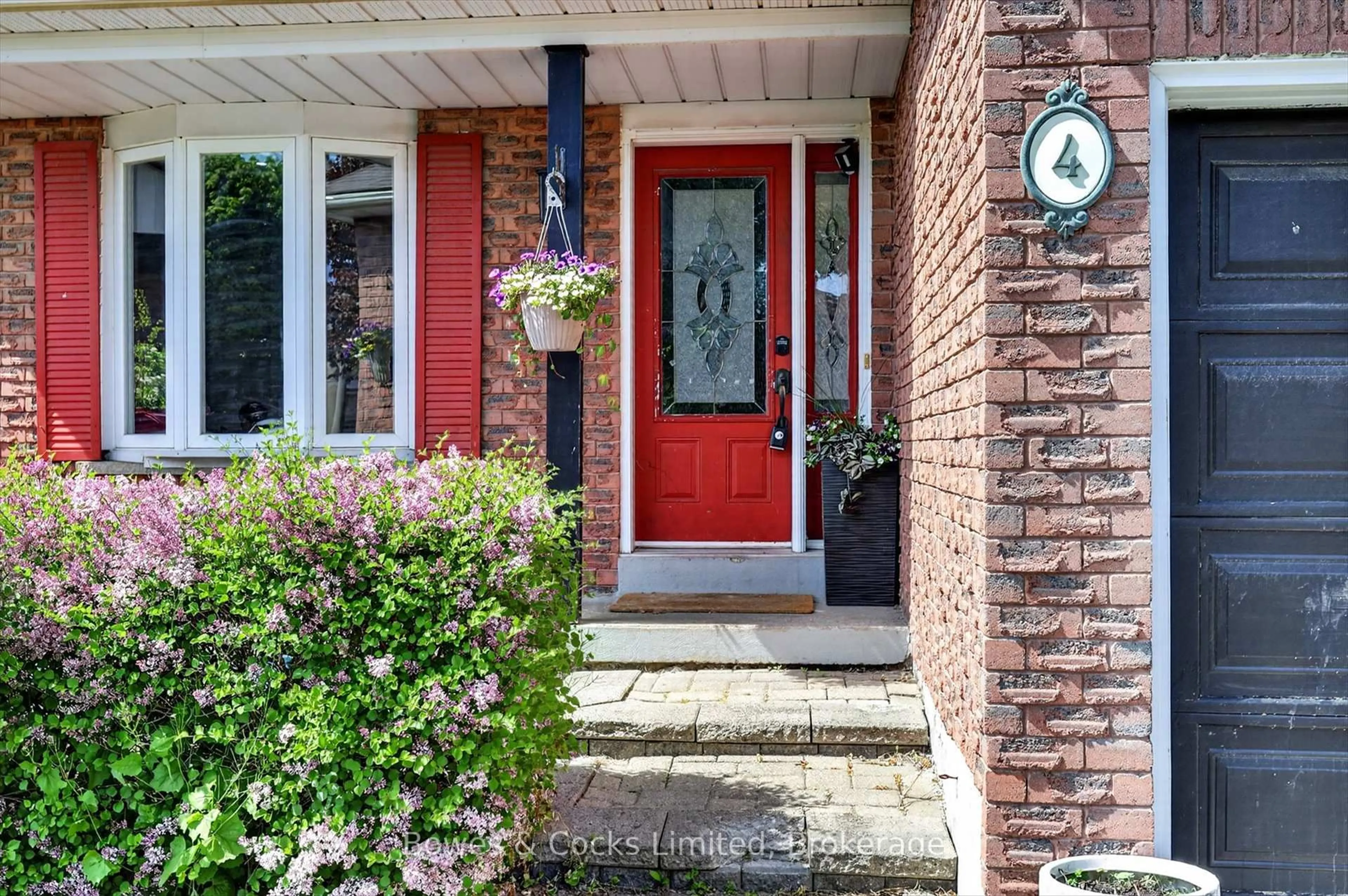 Indoor entryway for 4 Claret Rd, Clarington Ontario L1E 1V9