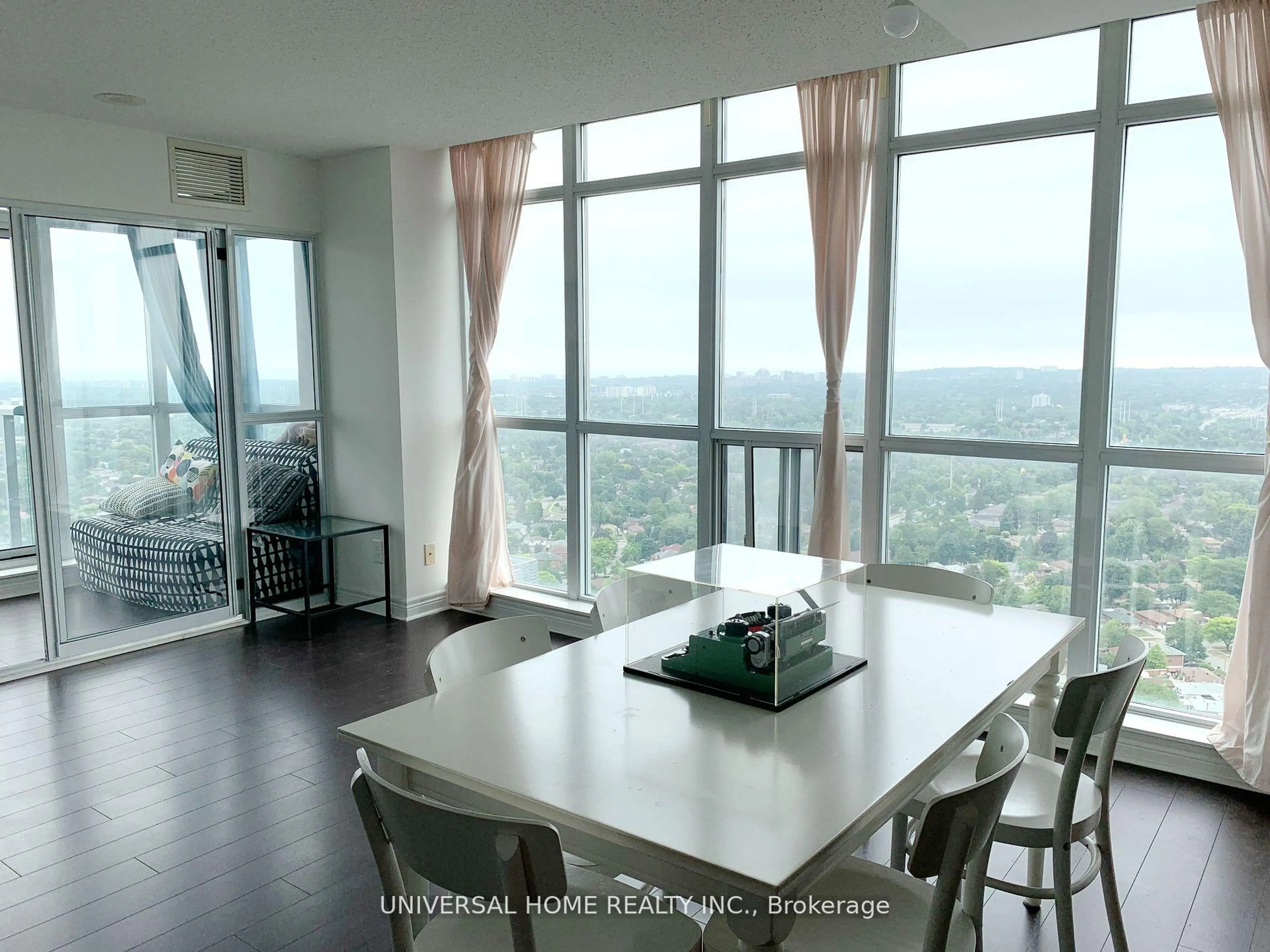 Dining room, unknown for 50 Town Centre Crt #3910, Toronto Ontario M1P 4Y7