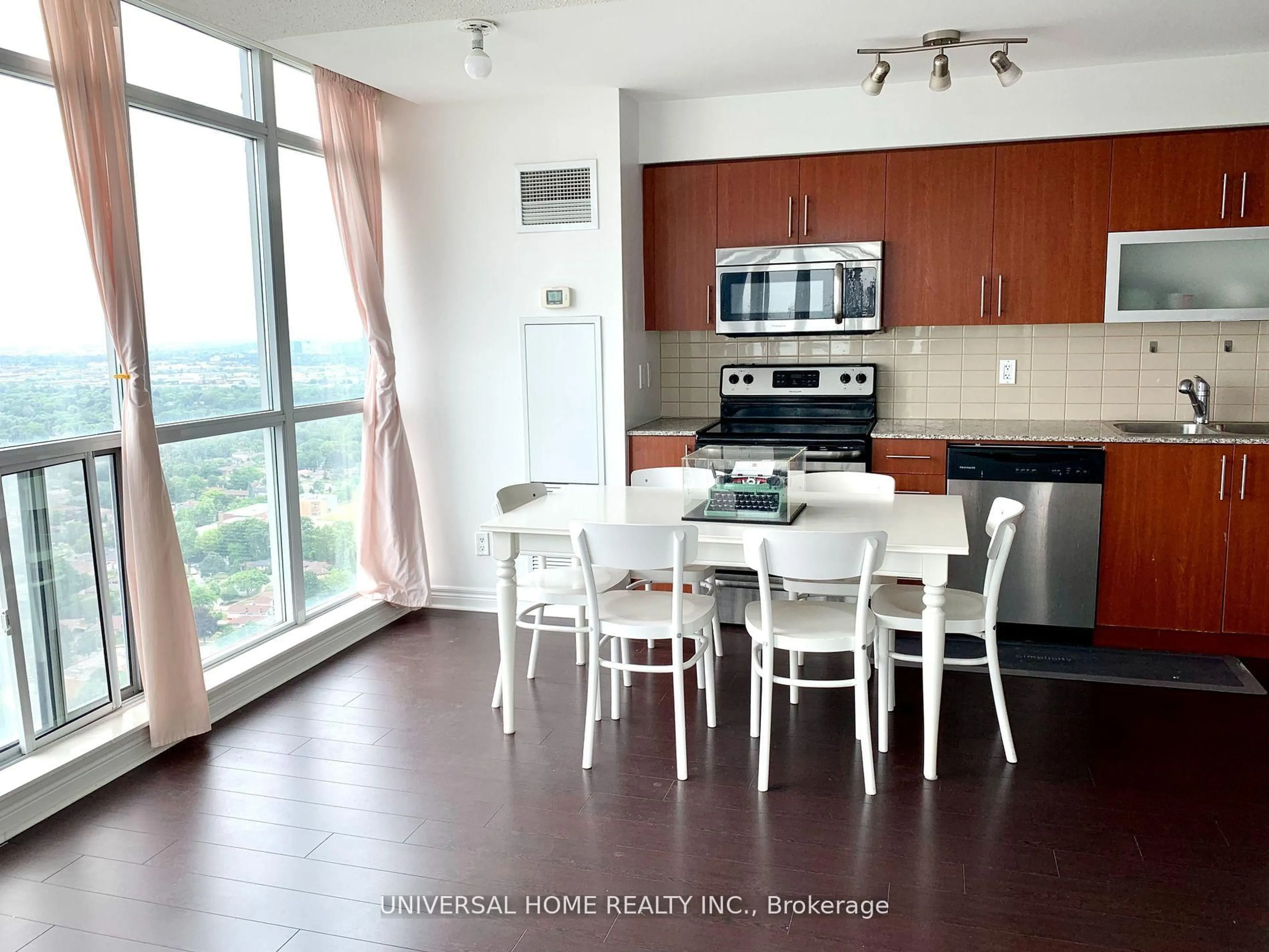 Open concept kitchen, wood/laminate floor for 50 Town Centre Crt #3910, Toronto Ontario M1P 4Y7