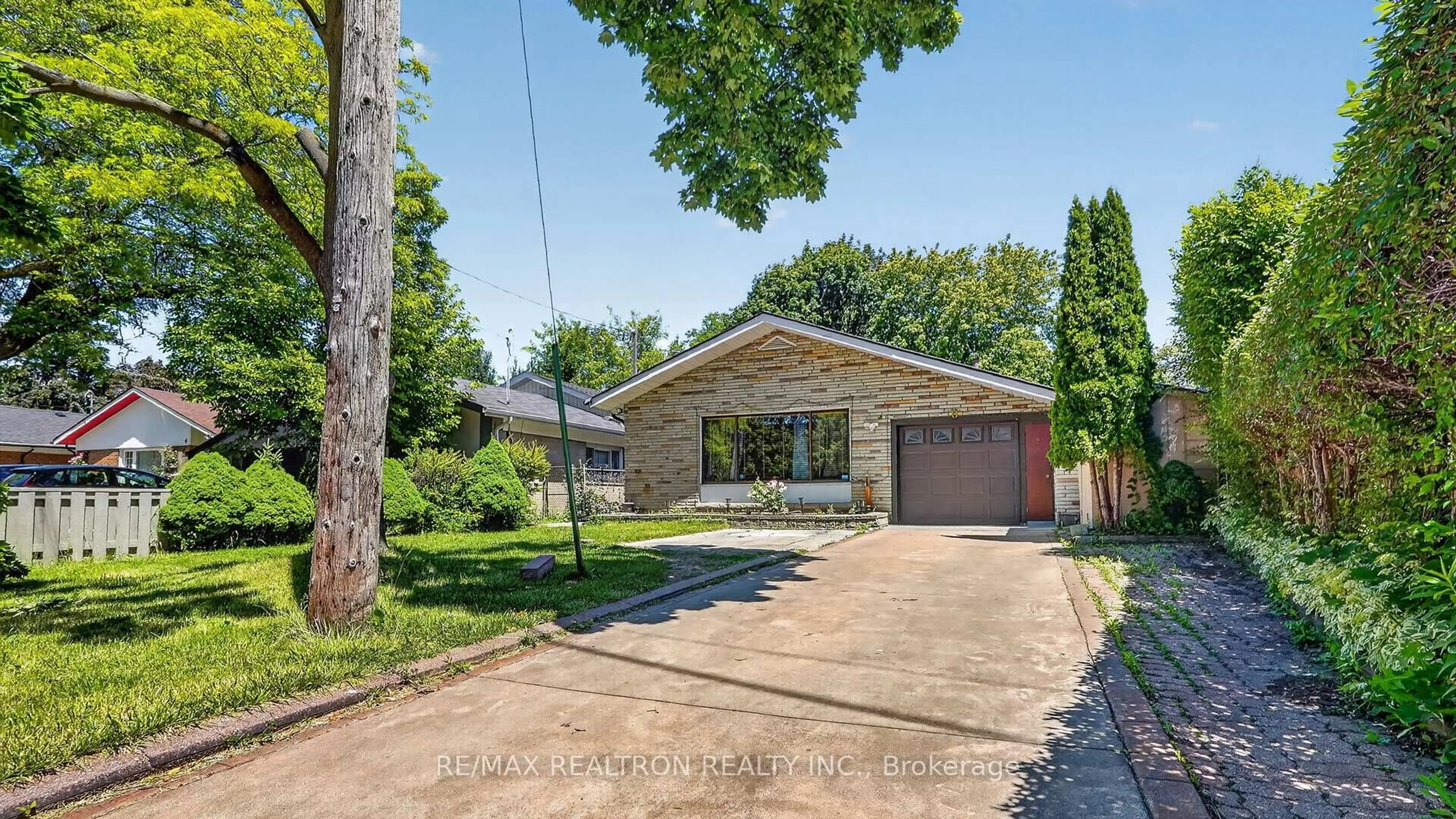 Home with brick exterior material, street for 8 Bonnechere Cres, Toronto Ontario M1K 4Y8