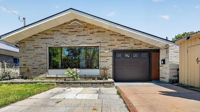 8 Bonnechere Cres, Toronto 2