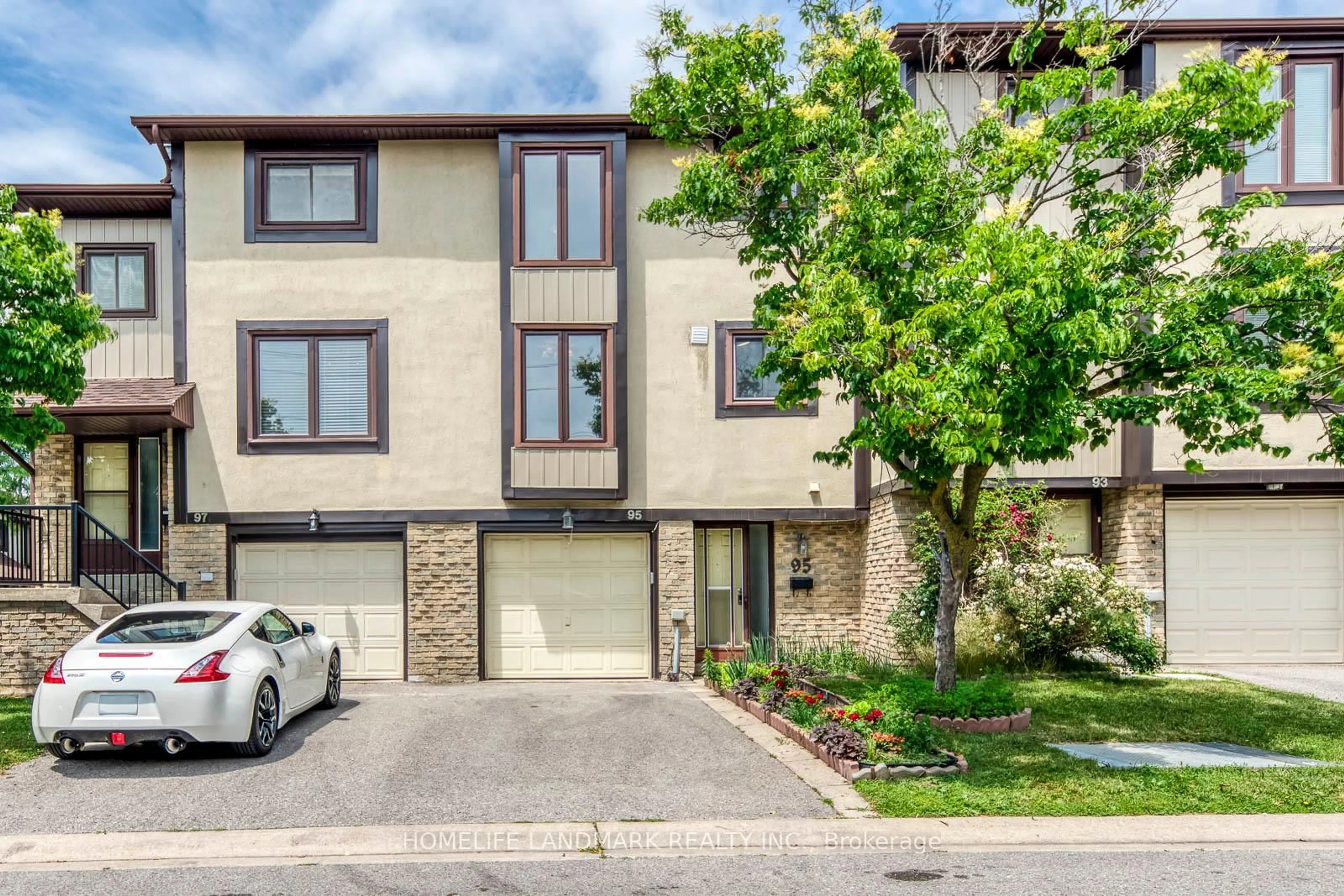 A pic from outside/outdoor area/front of a property/back of a property/a pic from drone, street for 29 Fundy Bay Blvd #95, Toronto Ontario M1W 3A2