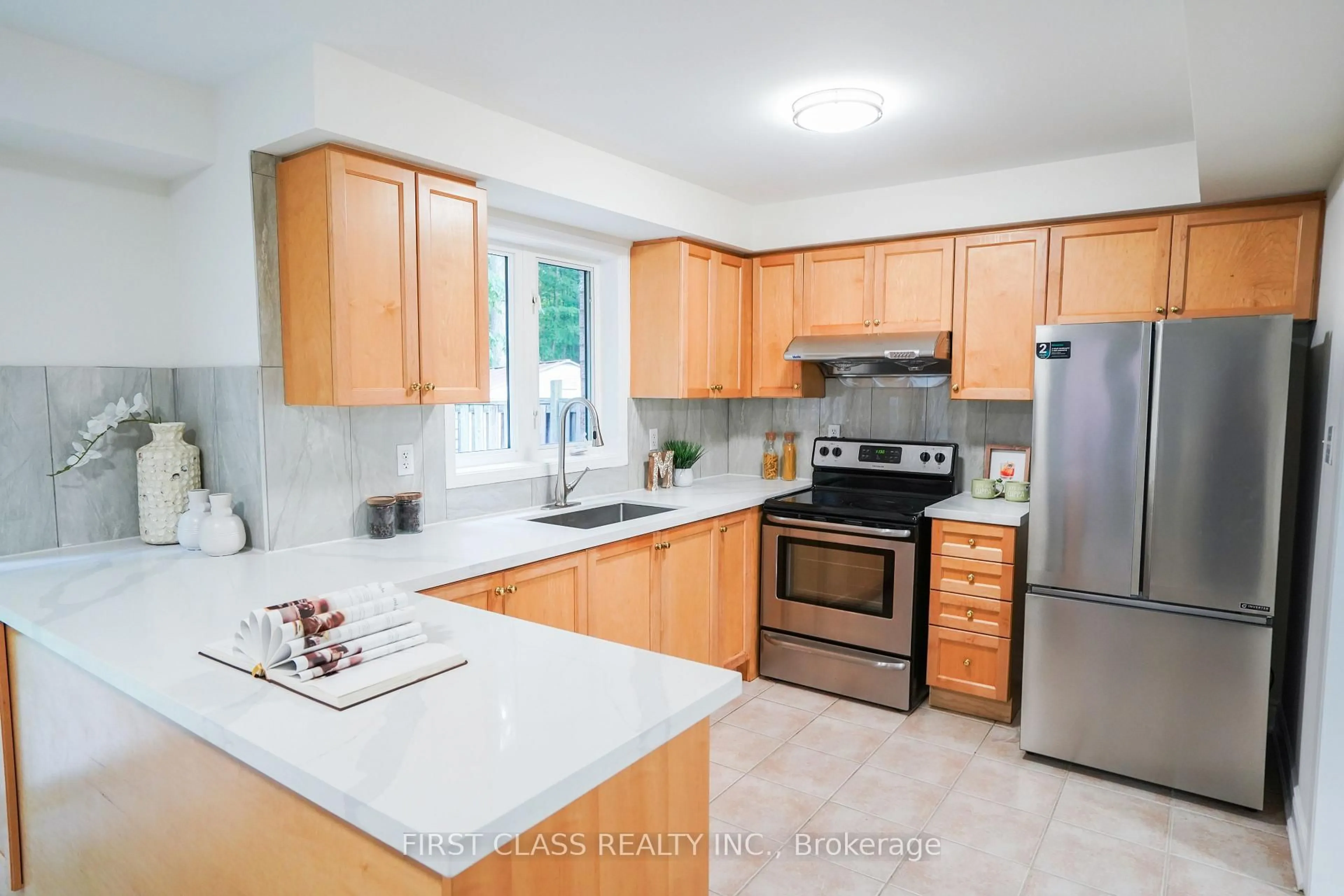 Standard kitchen, ceramic/tile floor for 153 Shepton Way, Toronto Ontario M1V 5N4
