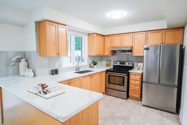 153 Shepton Way, Toronto 5