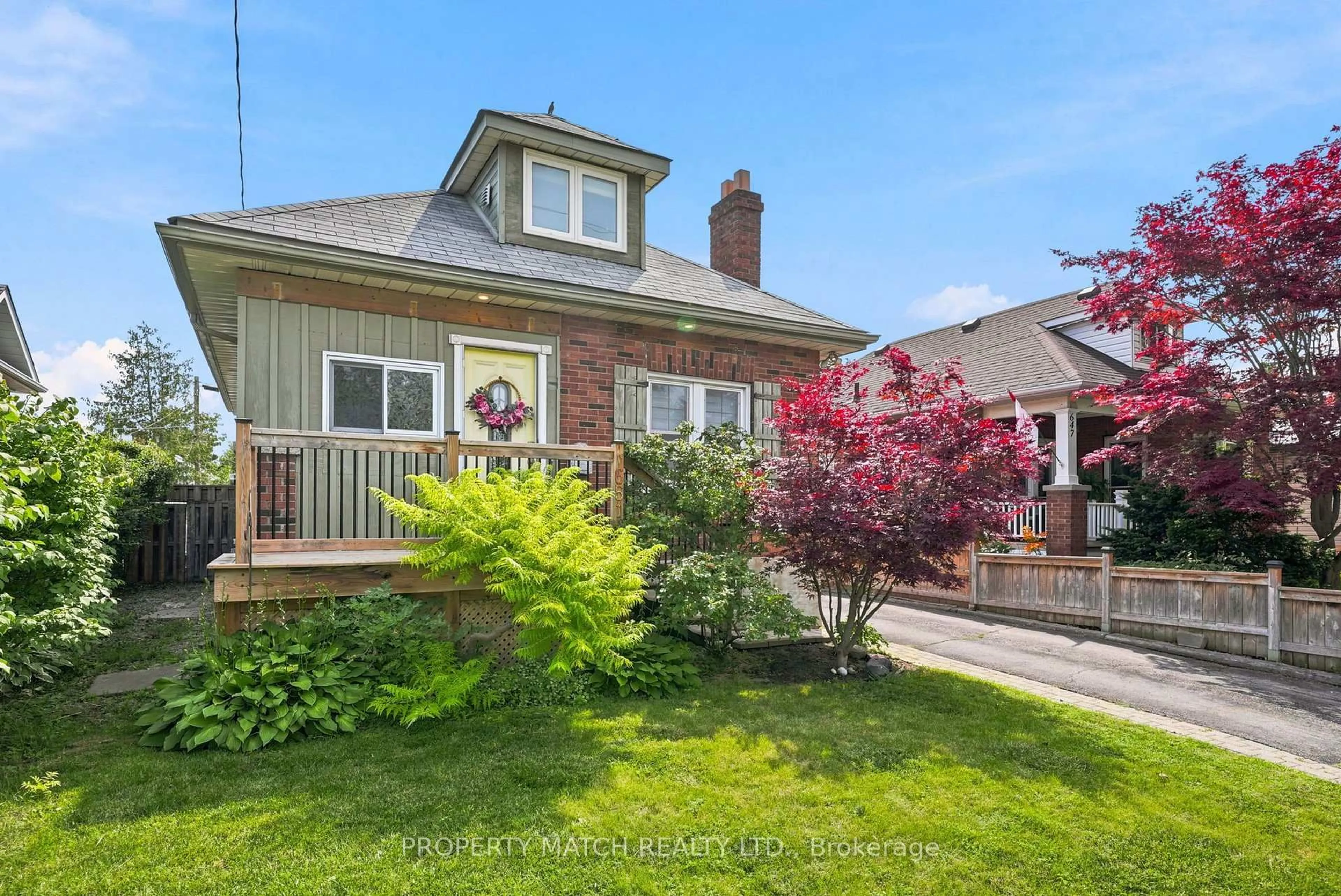 Home with vinyl exterior material, street for 651 Christie Ave, Oshawa Ontario L1G 4L8
