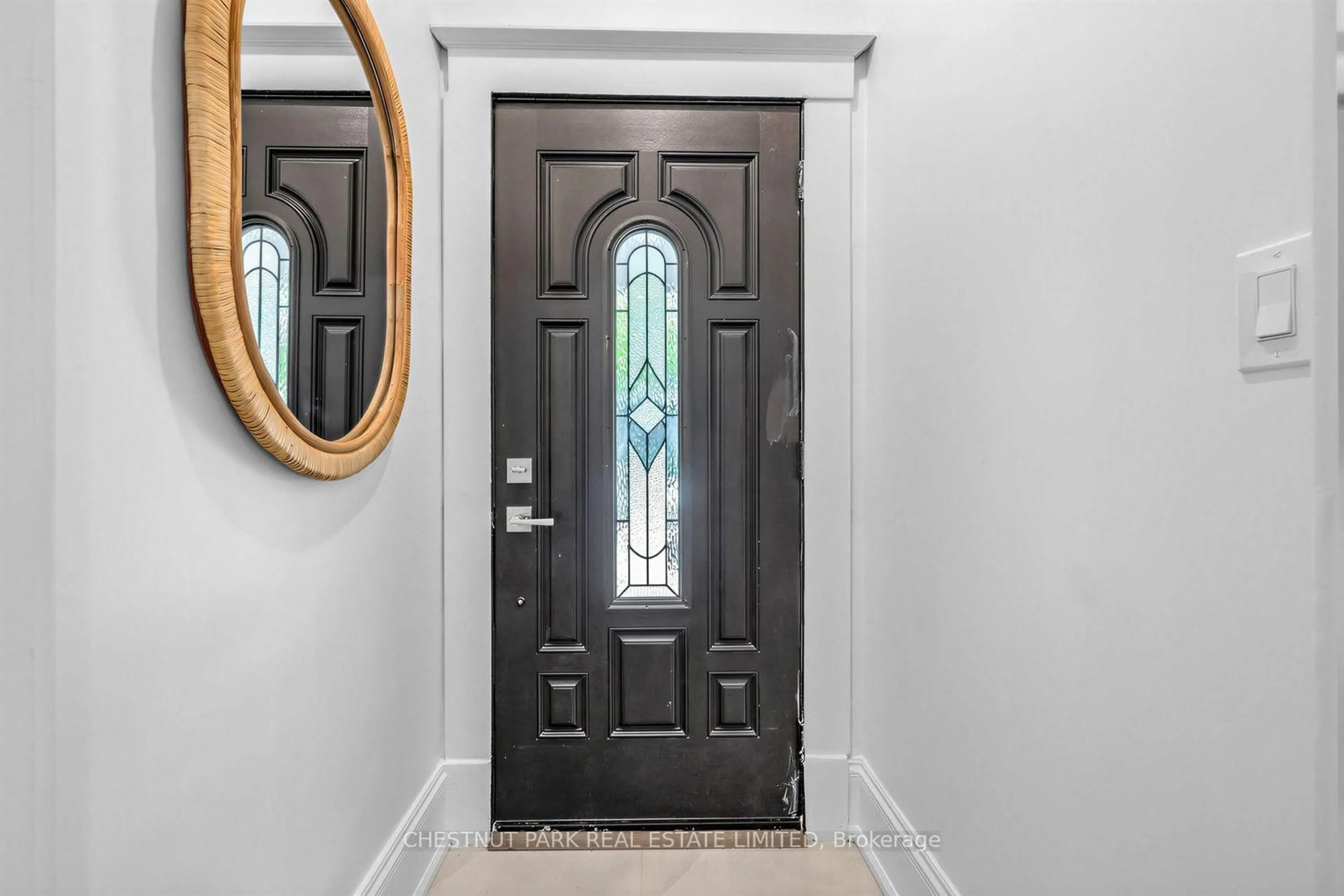 Indoor entryway for 89 Dearbourne Ave, Toronto Ontario M4K 1M6