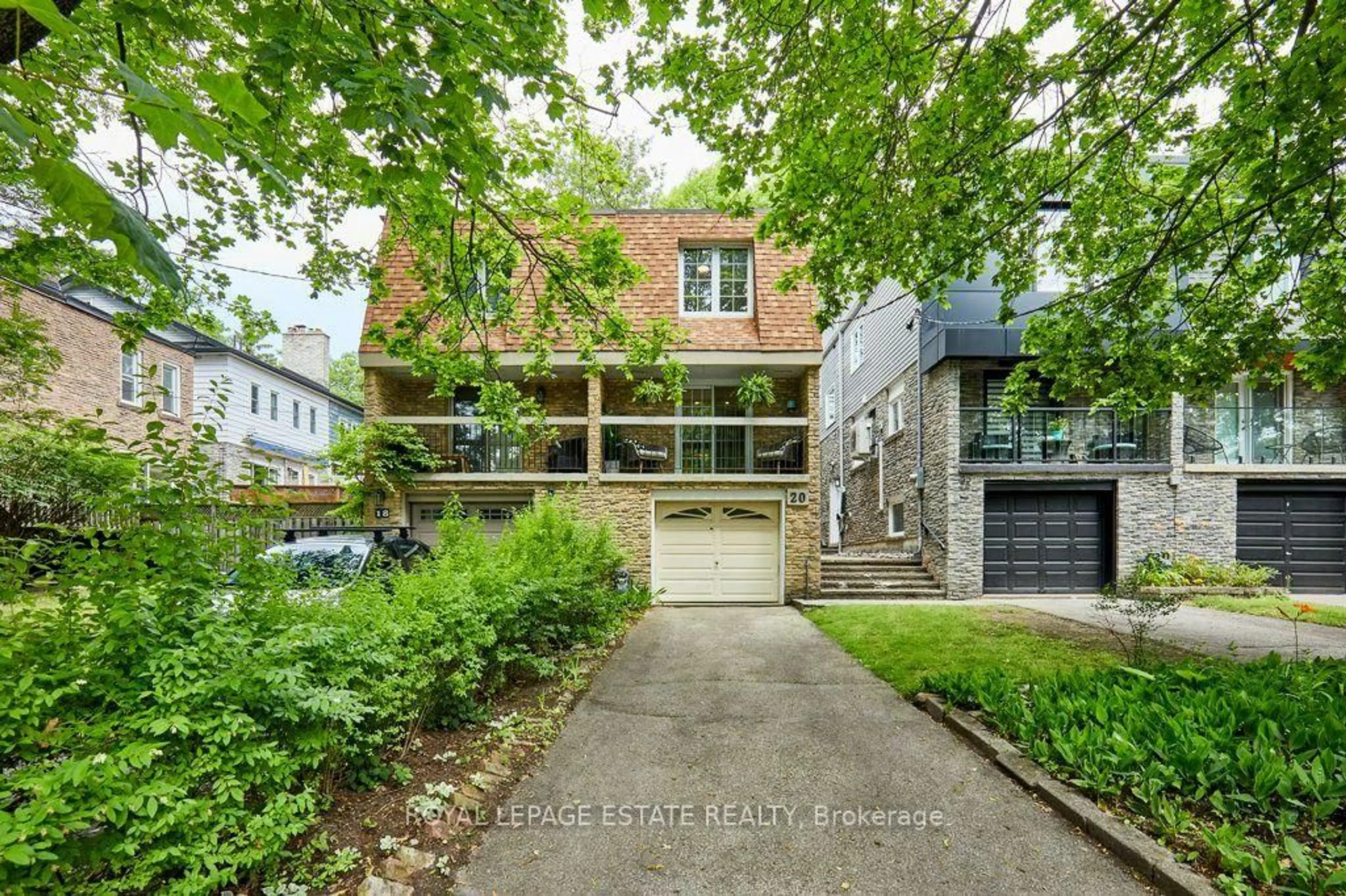 Home with brick exterior material, street for 20 Pine Ave, Toronto Ontario M4E 1L8