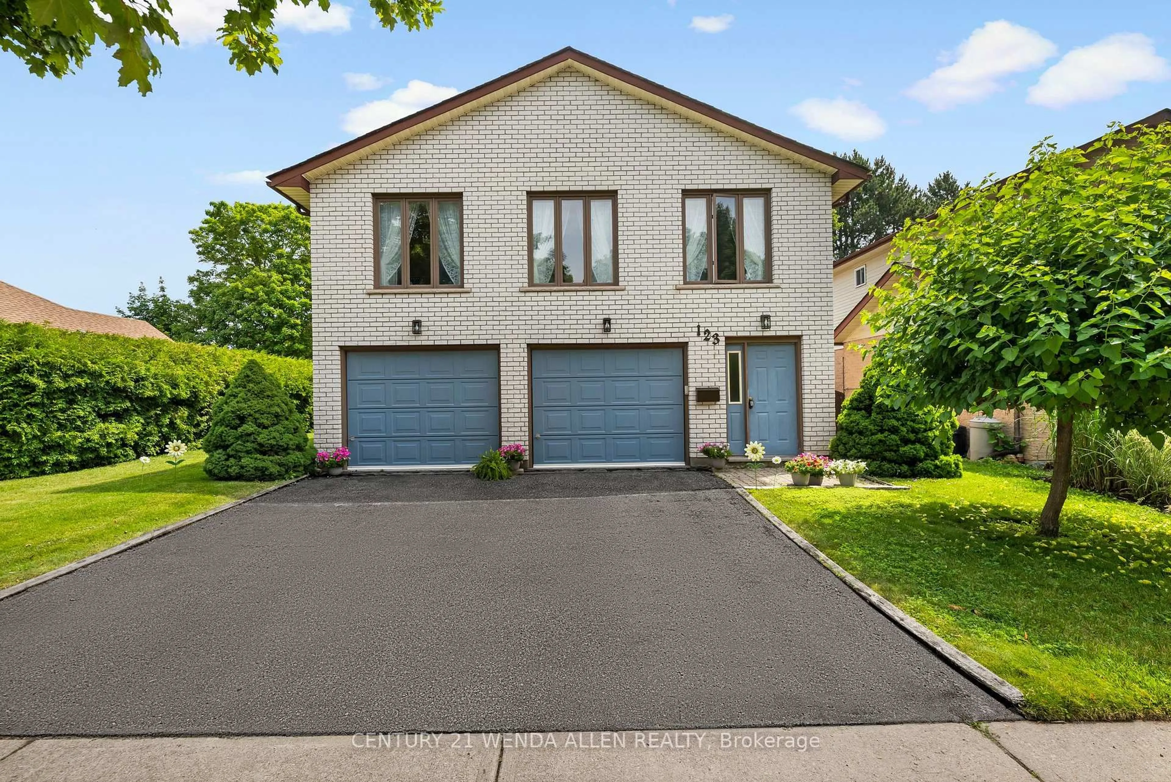 Unknown for 123 Ardwick St, Whitby Ontario L1N 8A2
