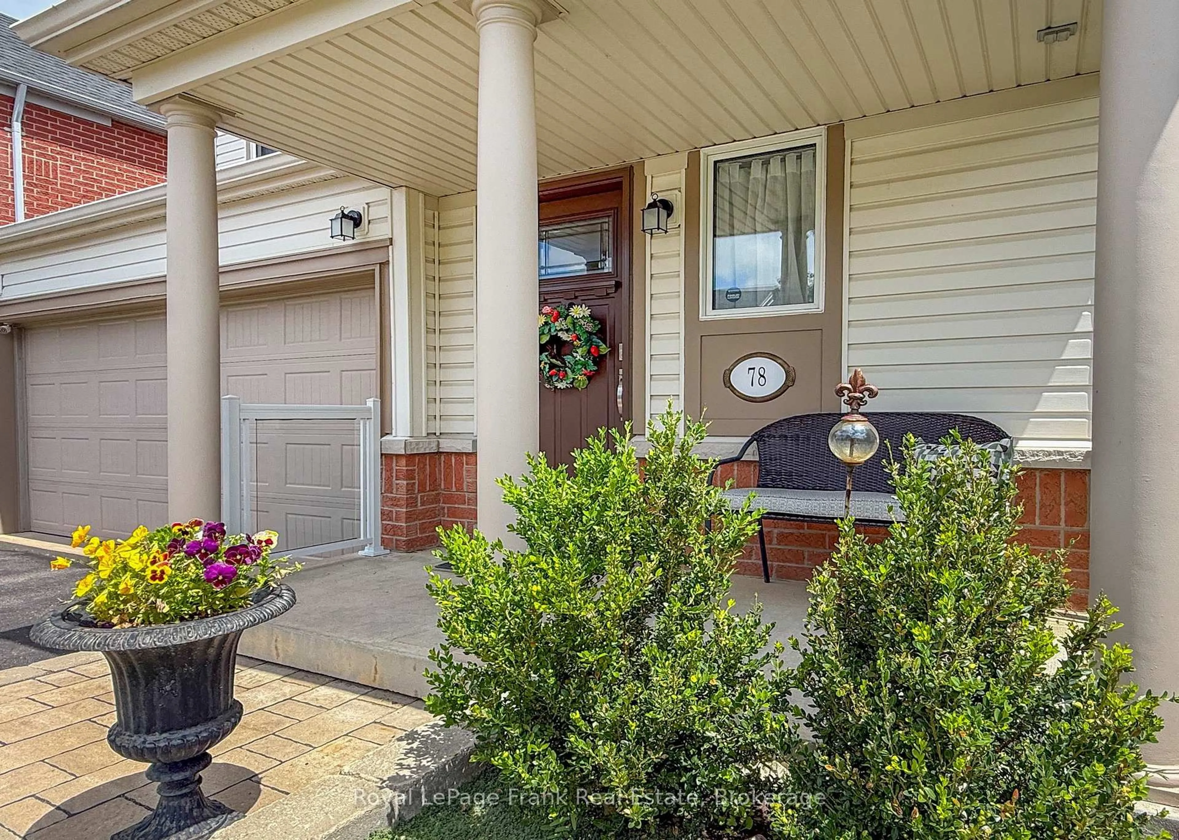 Indoor entryway for 78 Vanguard Dr, Whitby Ontario L1M 2N9