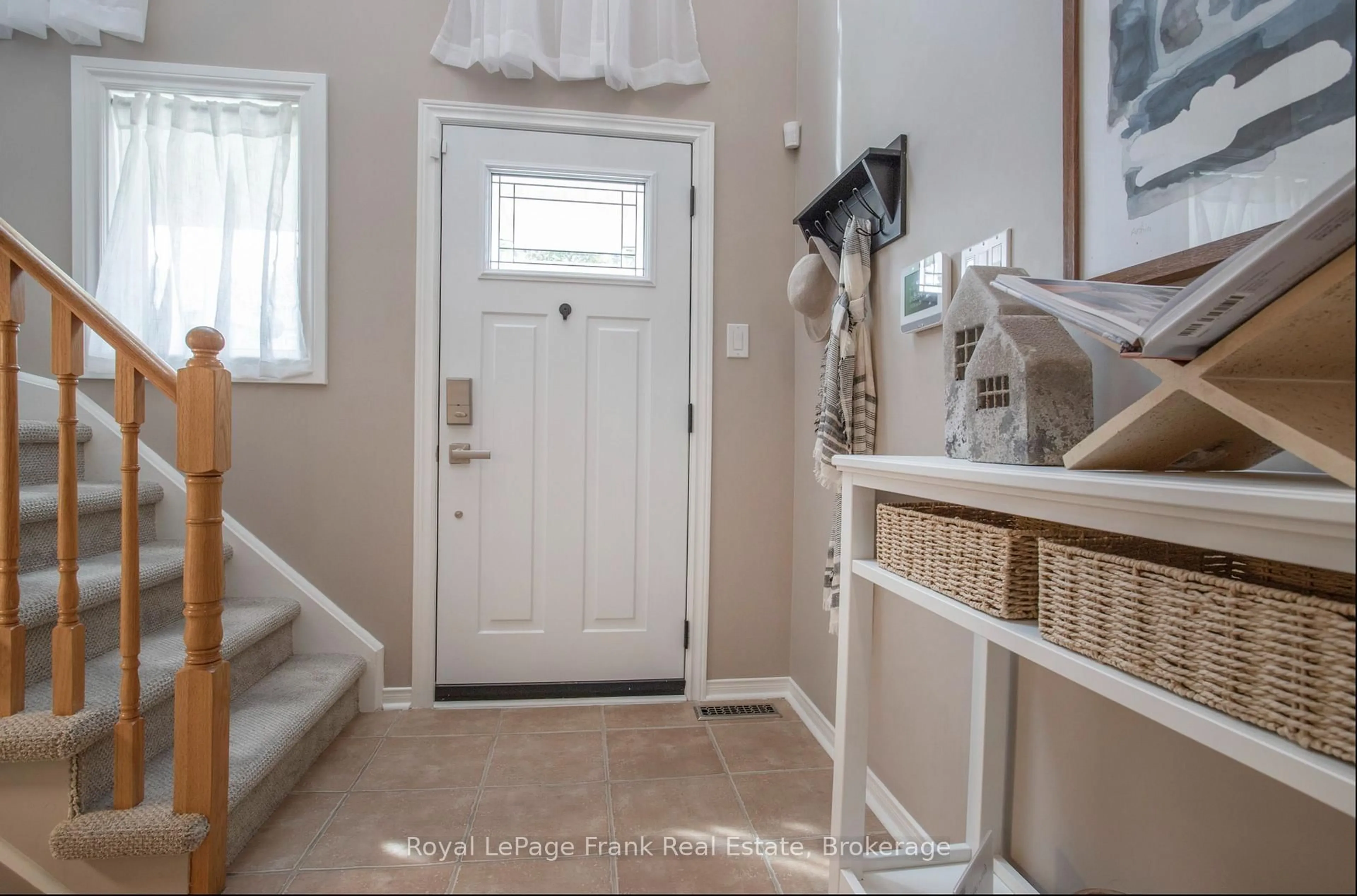 Indoor entryway for 78 Vanguard Dr, Whitby Ontario L1M 2N9